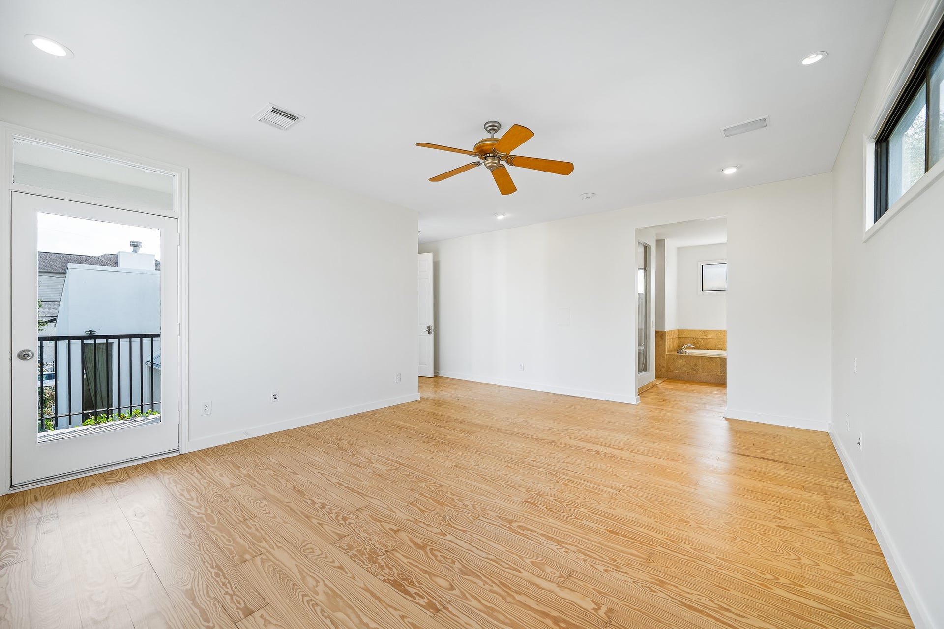 235 Malone Street, Houston, TX 77007 235 Malone Street, Houston, TX 77007