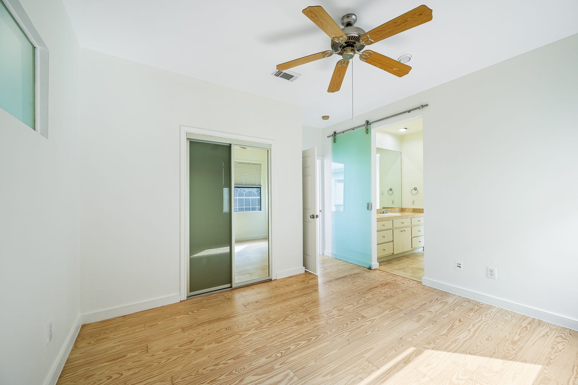 235 Malone Street, Houston, TX 77007 235 Malone Street, Houston, TX 77007