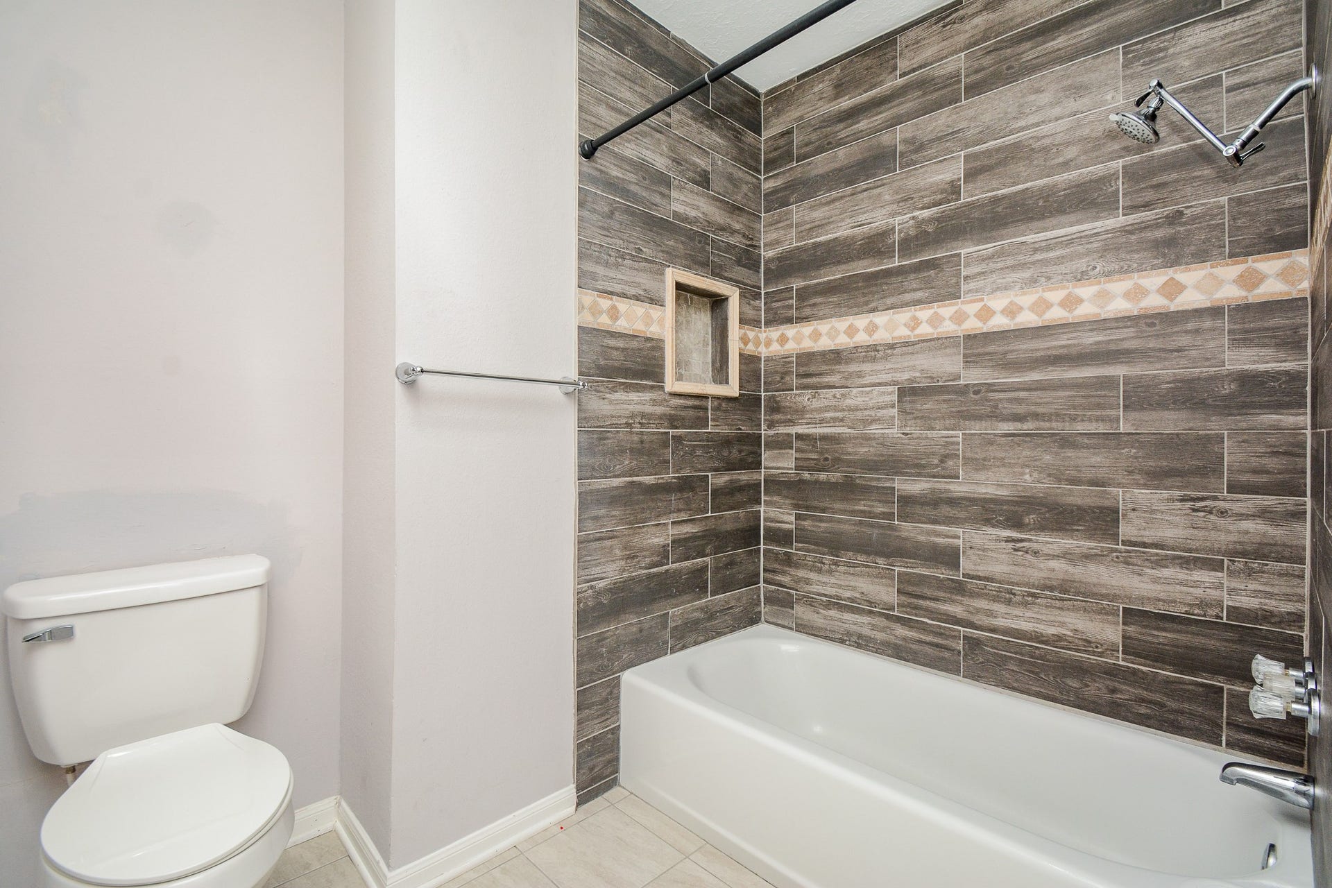 11610 Cypresswood Drive, Houston, TX 77070 11610 Cypresswood Drive, Houston, TX 77070