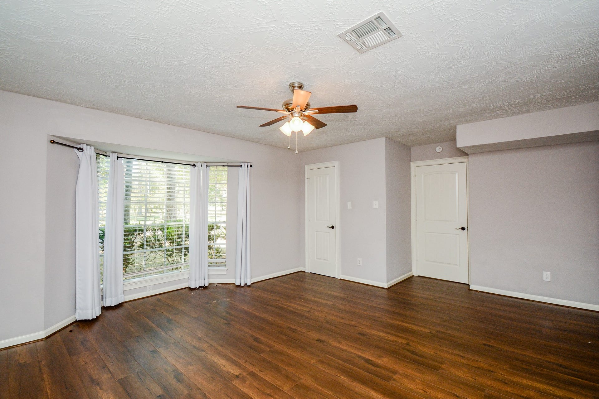 11610 Cypresswood Drive, Houston, TX 77070 11610 Cypresswood Drive, Houston, TX 77070
