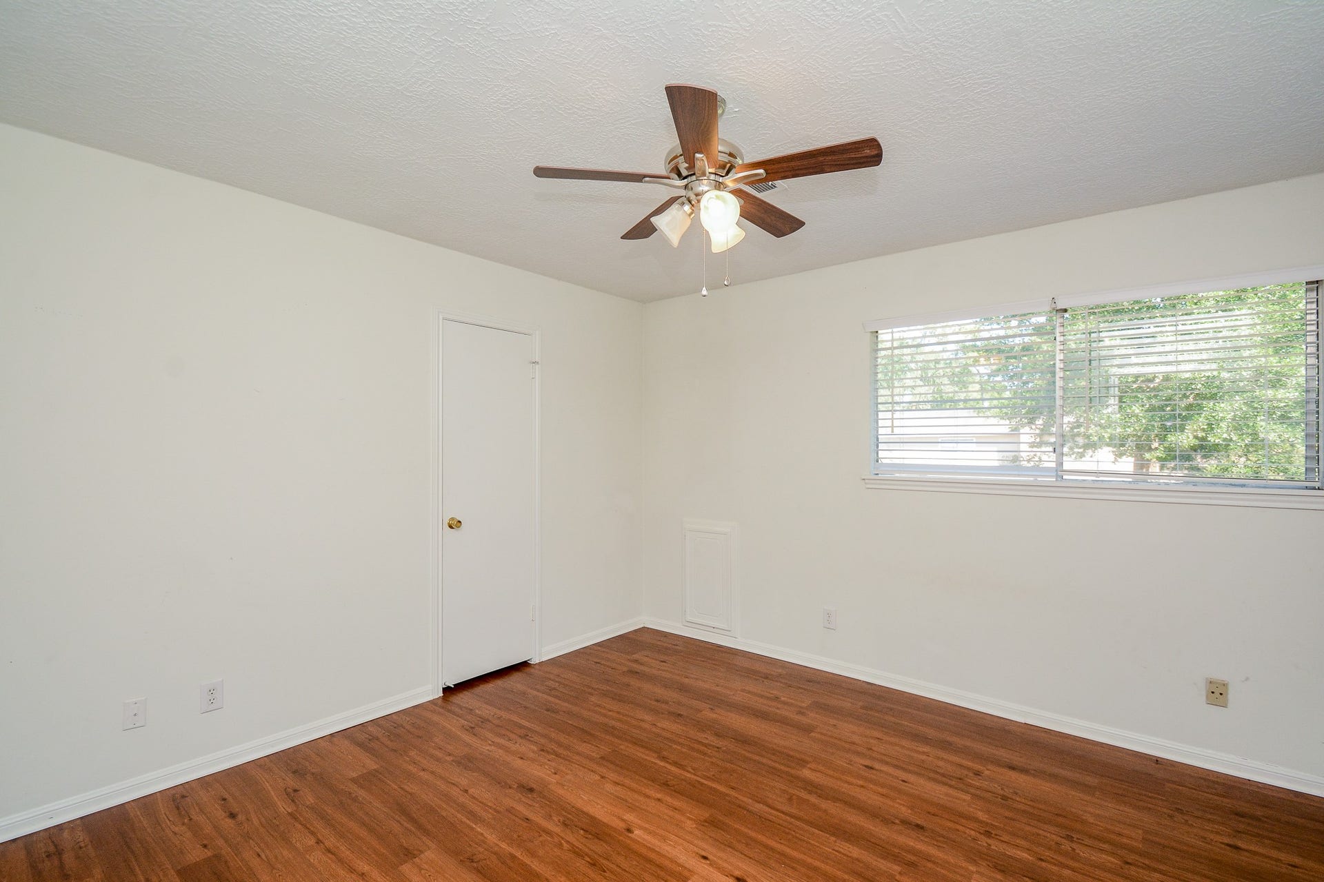 11610 Cypresswood Drive, Houston, TX 77070 11610 Cypresswood Drive, Houston, TX 77070