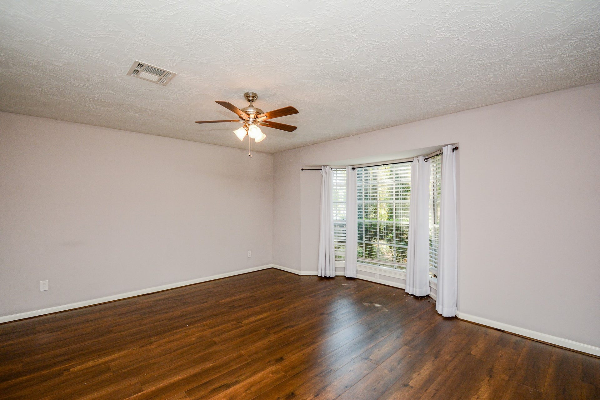 11610 Cypresswood Drive, Houston, TX 77070 11610 Cypresswood Drive, Houston, TX 77070