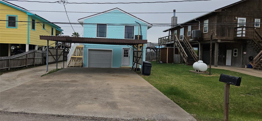 Property photo for 1643 Railroad Avenue, Dickinson, TX