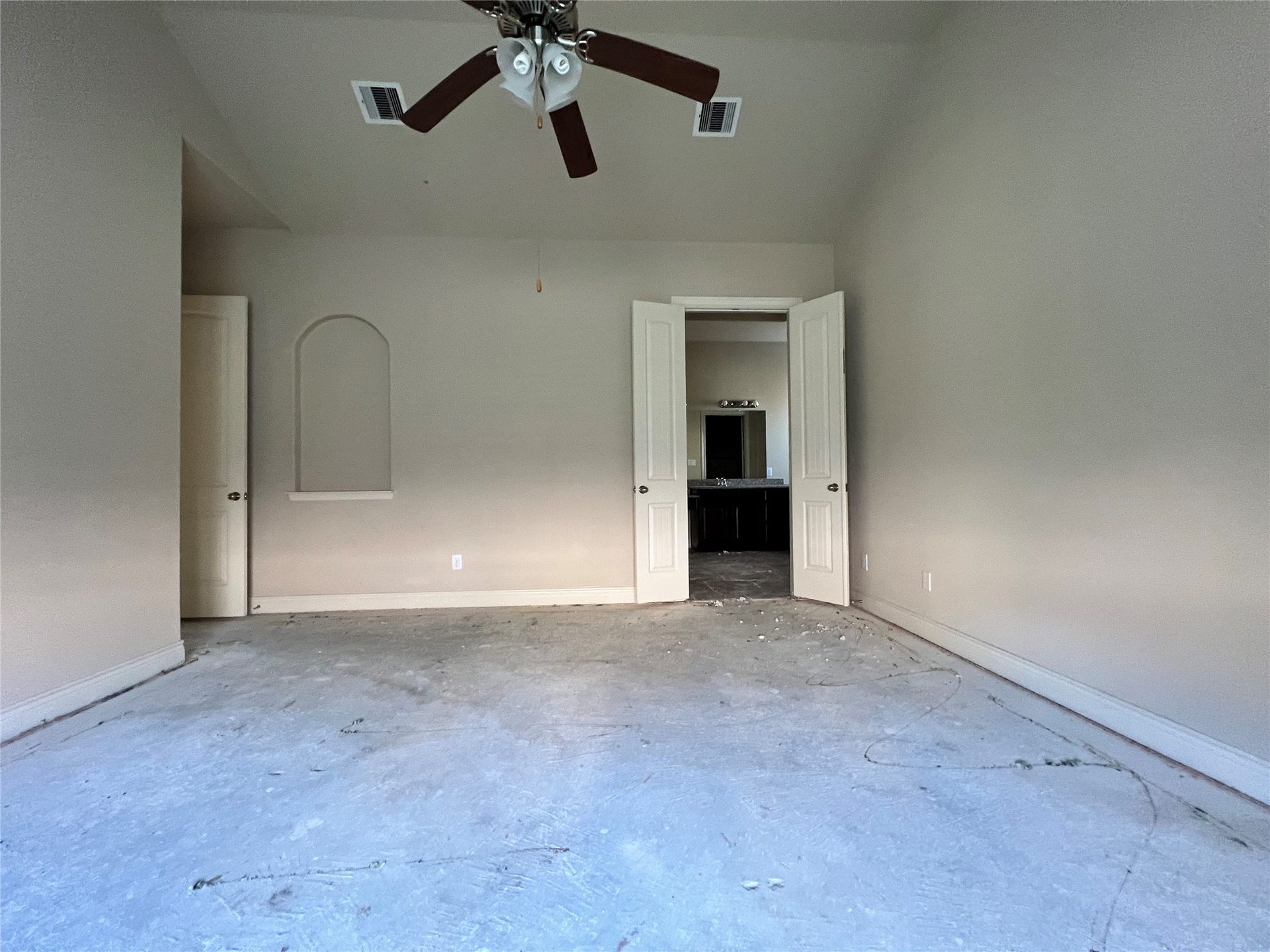 715 Marbrook Saddle Lane, League City, TX 77573 Primary bedroom