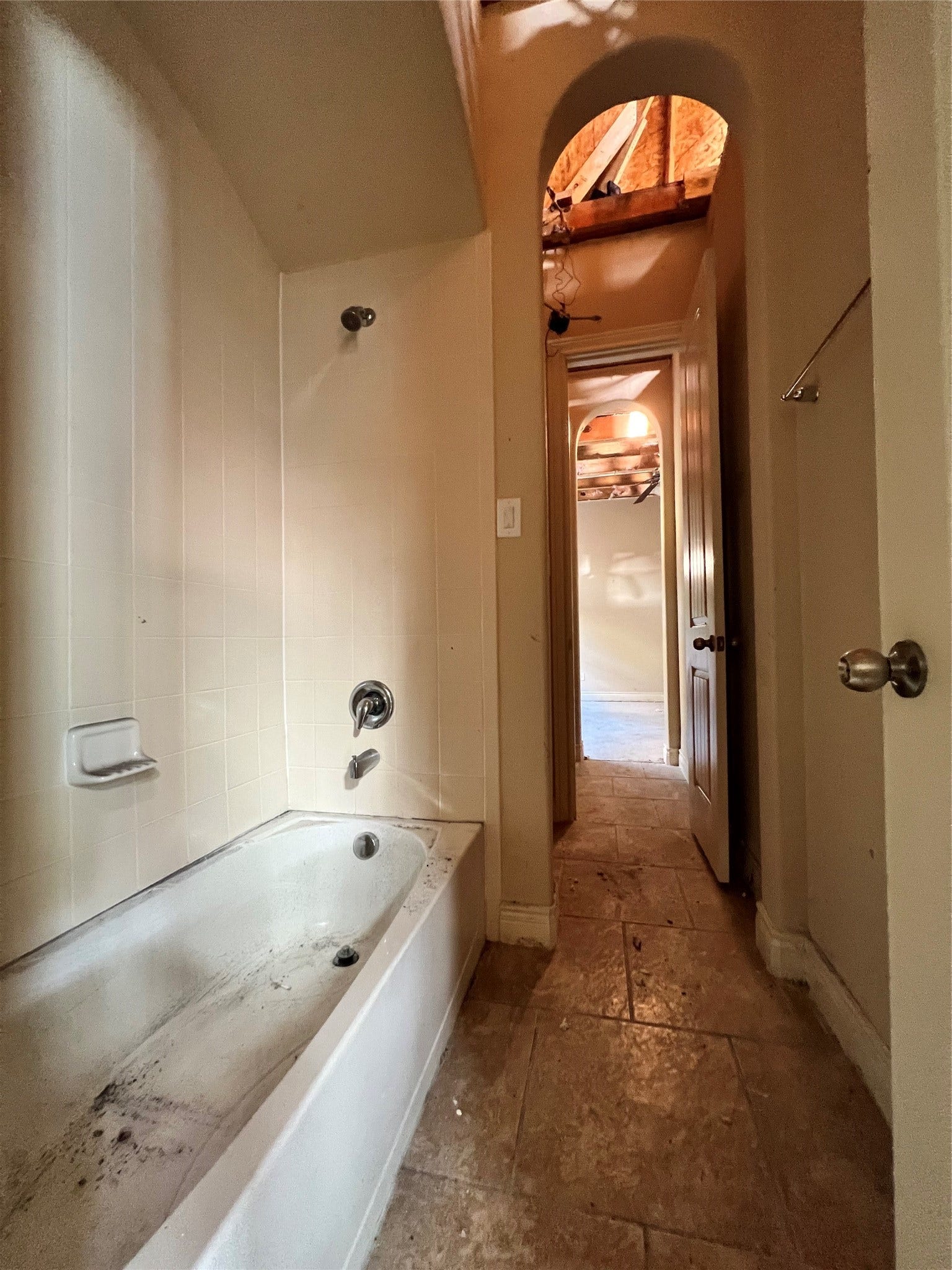 715 Marbrook Saddle Lane, League City, TX 77573 2nd bathroom