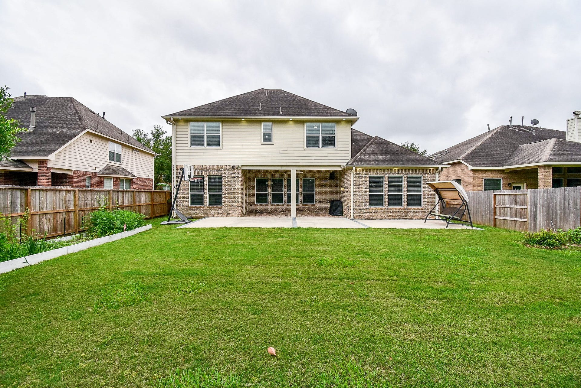 6811 Bannon Trail, Sugar Land, TX 77479