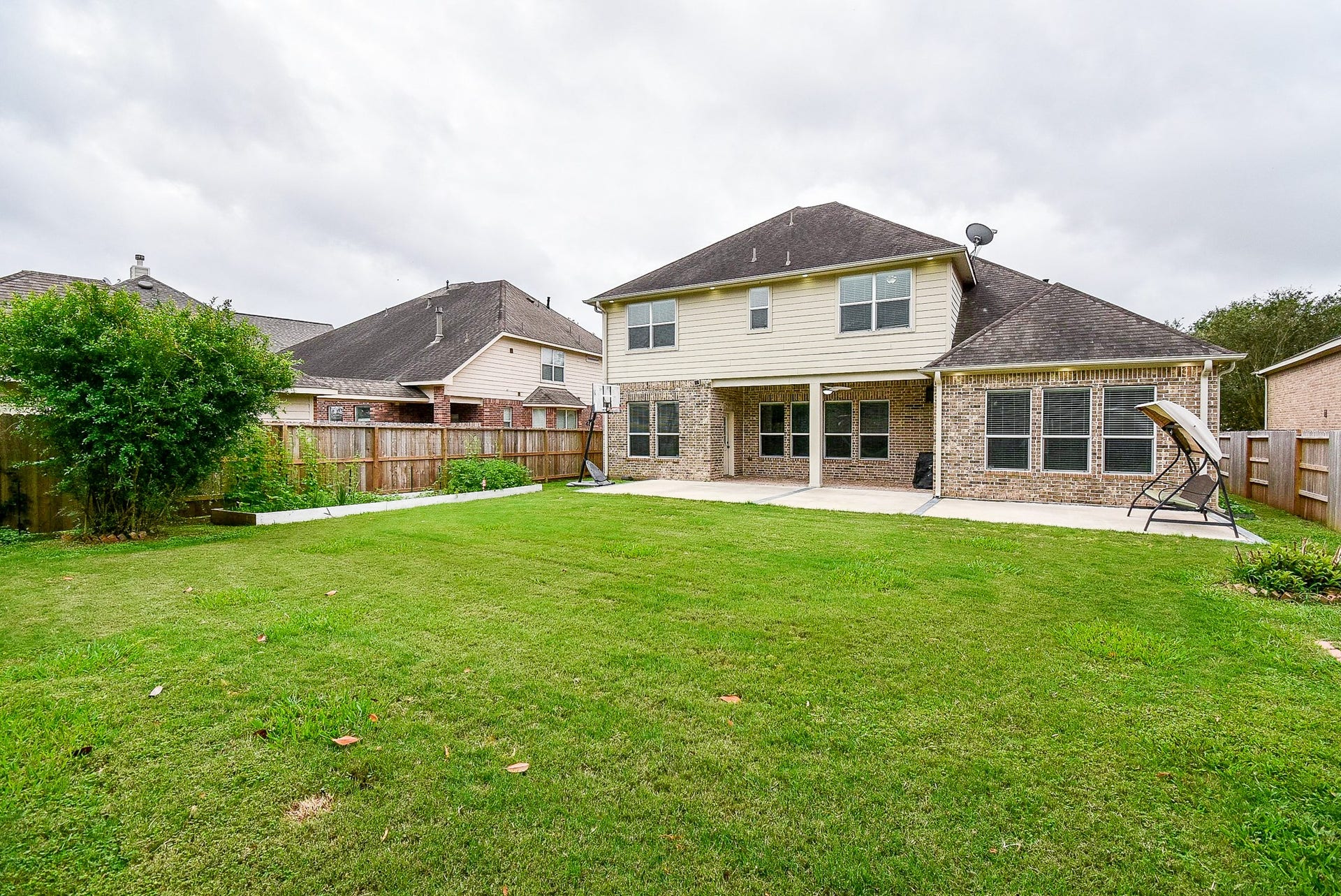 6811 Bannon Trail, Sugar Land, TX 77479