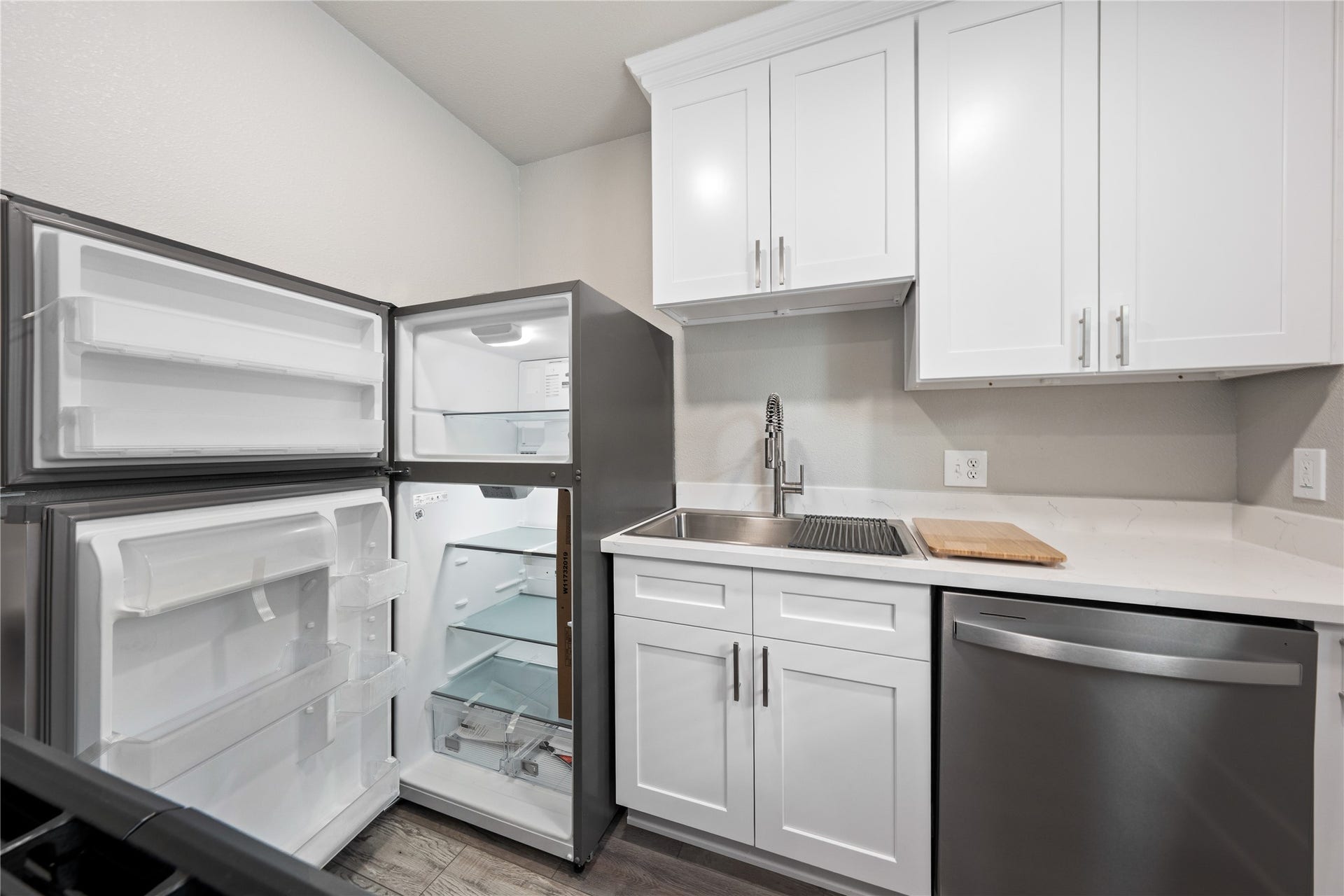 211 N Milby Street, #4, Houston, TX 77003 Kitchen, All New Appliances