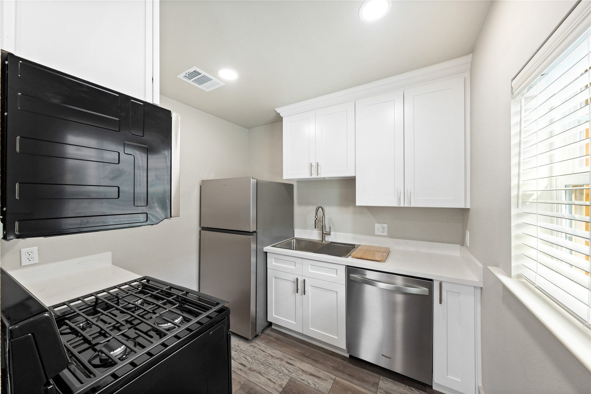 211 N Milby Street, #4, Houston, TX 77003 Kitchen