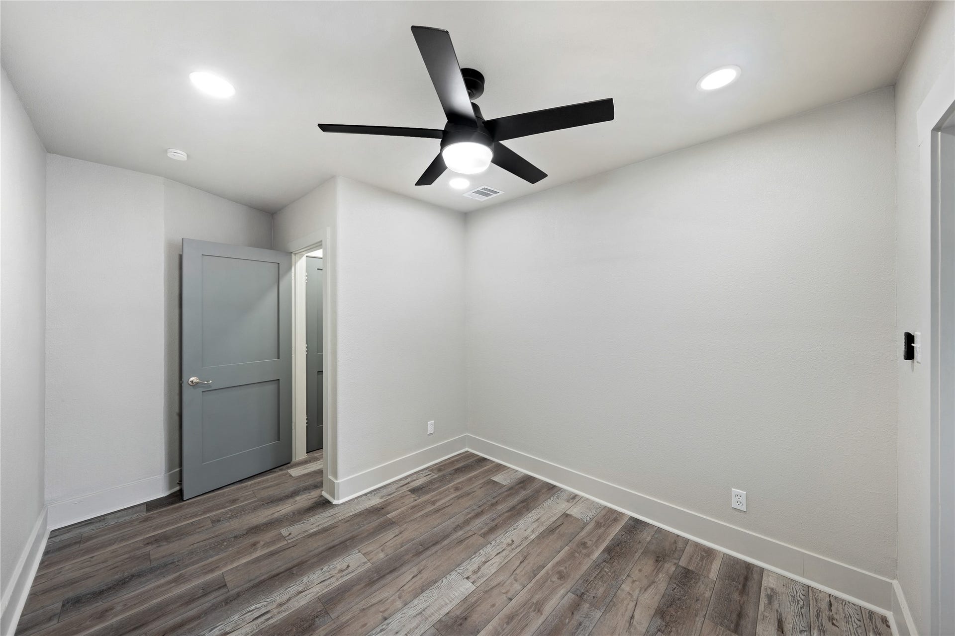 211 N Milby Street, #4, Houston, TX 77003 Bedroom