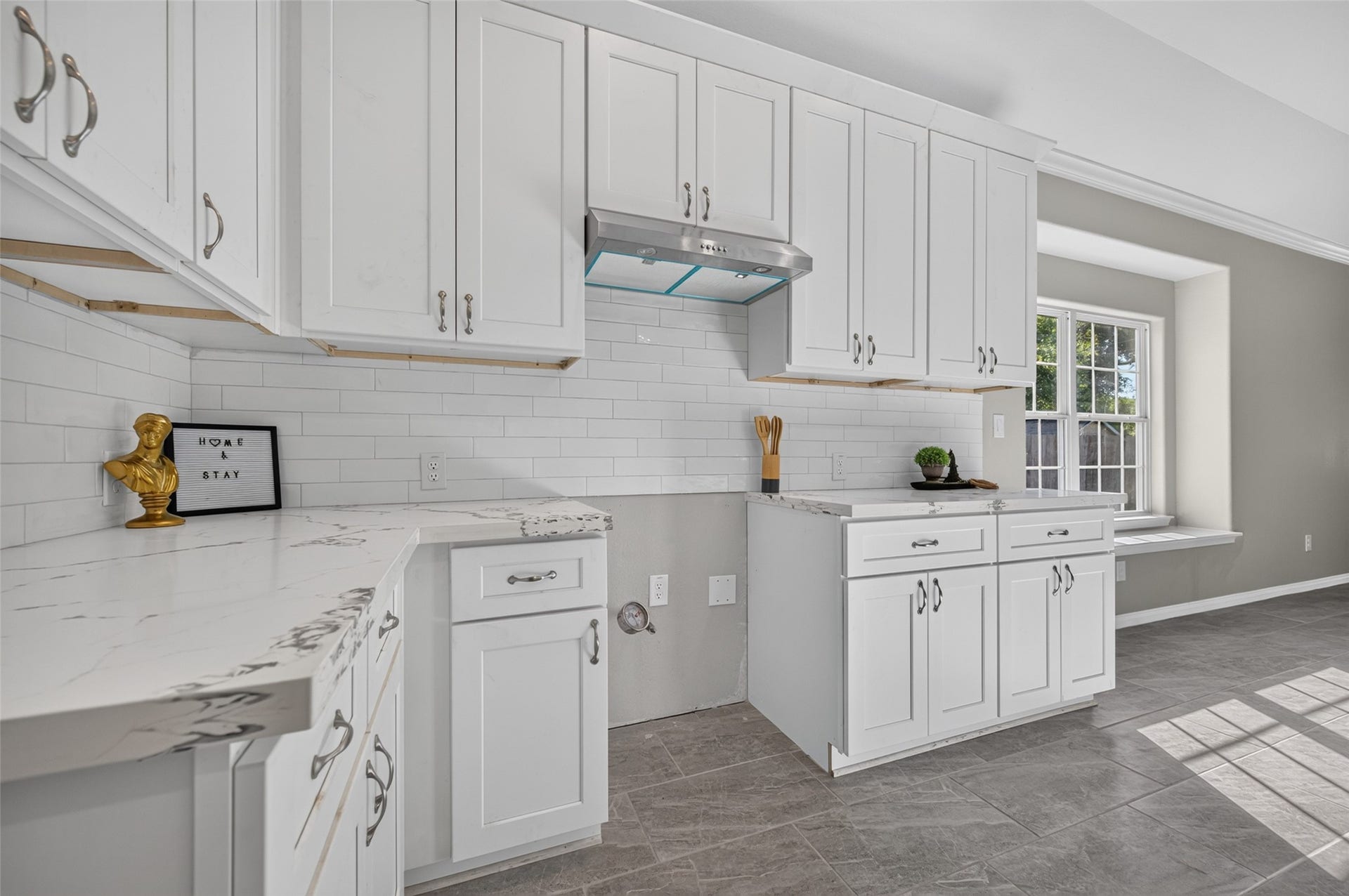 710 Hackberry Street, La Marque, TX 77568 710 Hackberry Street, La Marque, TX 77568
