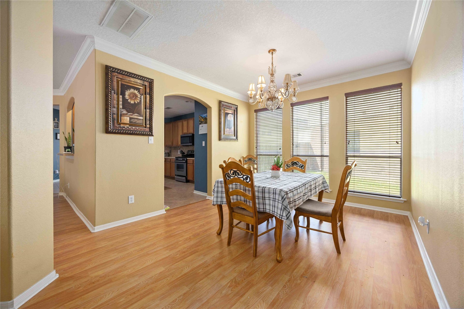 Formal dining room is approximate 15x11.