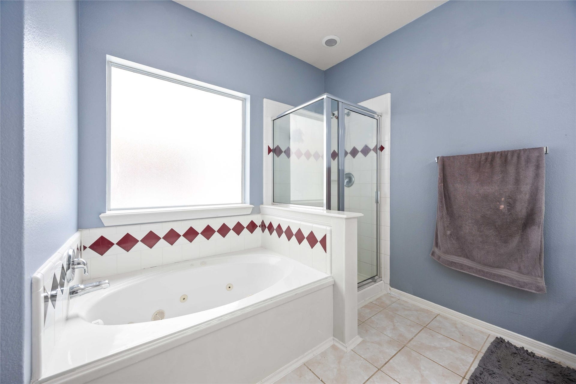 Jetted tub.