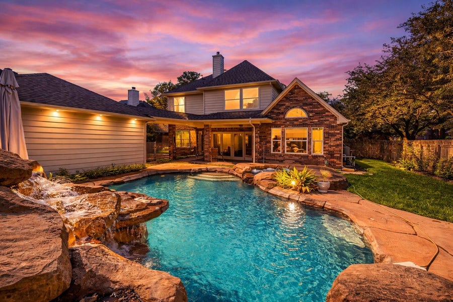 Property photo for 16703 Chestnut Meadow Court, Sugar Land, TX