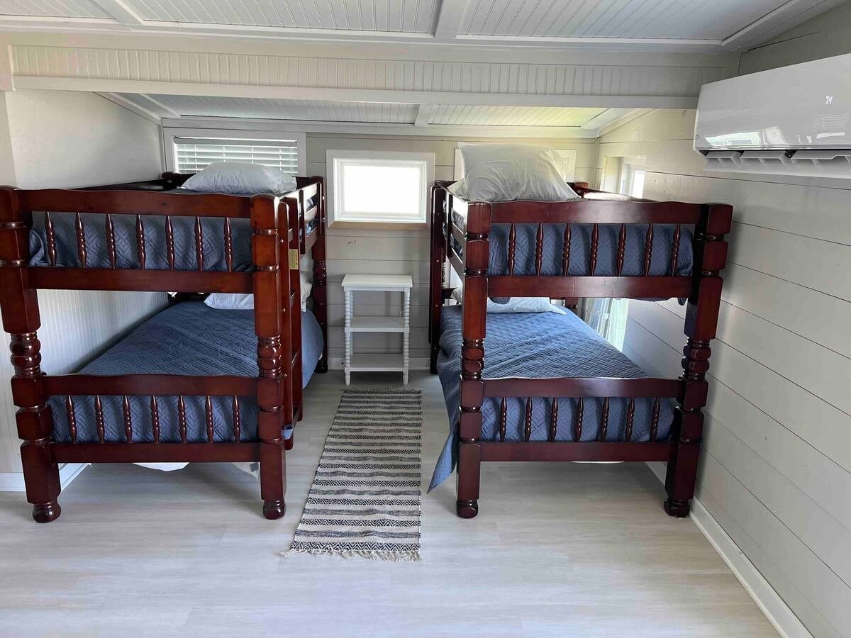 1522 County Road 441A, Brazoria, TX 77422 Home comes fully furnished!!