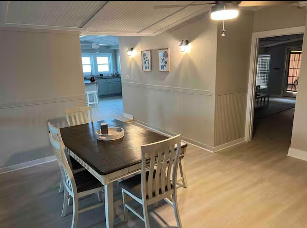 1522 County Road 441A, Brazoria, TX 77422 Dining area w/kitchen in the rear.
