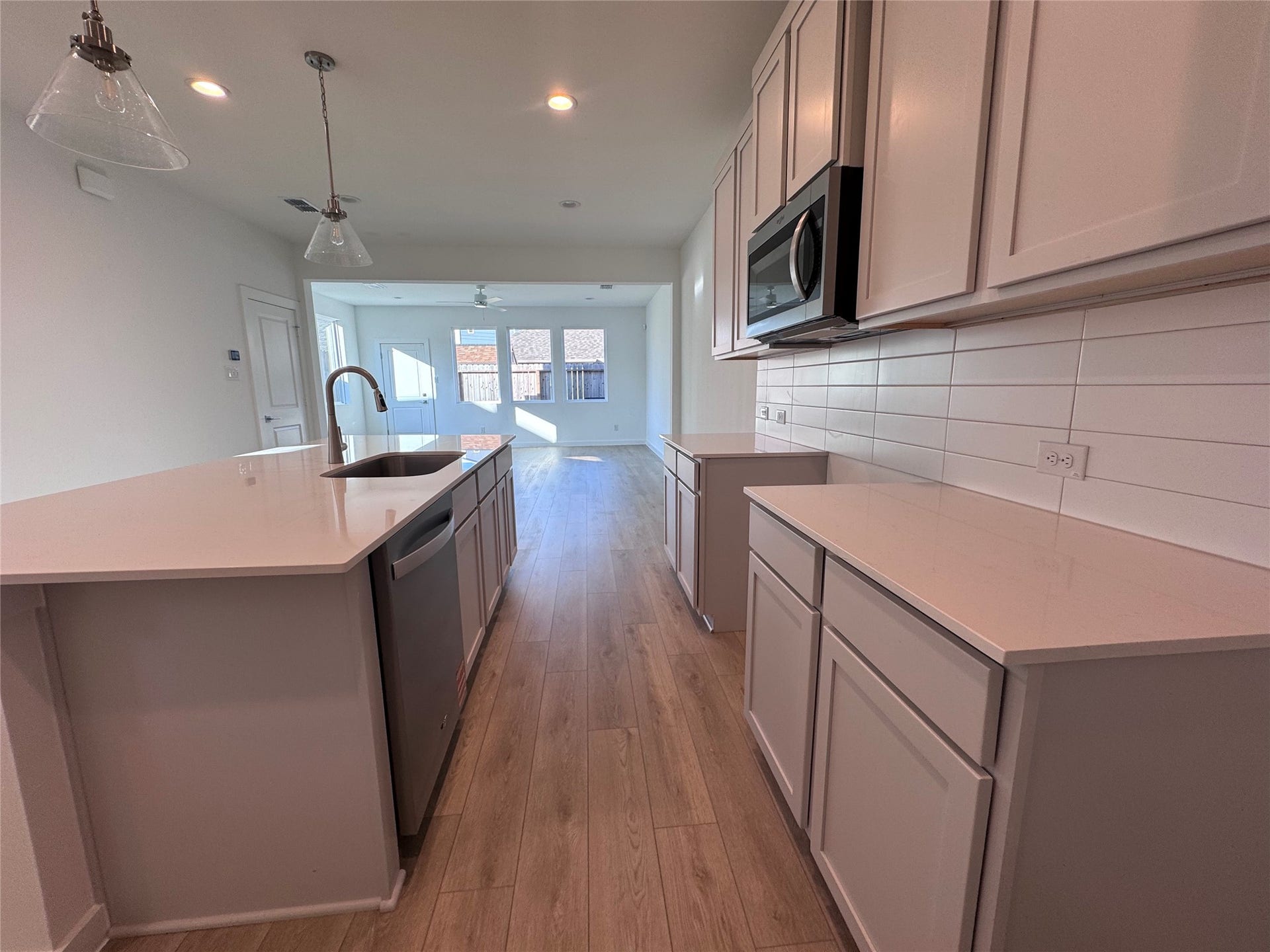 3105 Dennis Street, Houston, TX 77004 3105 Dennis Street, Houston, TX 77004