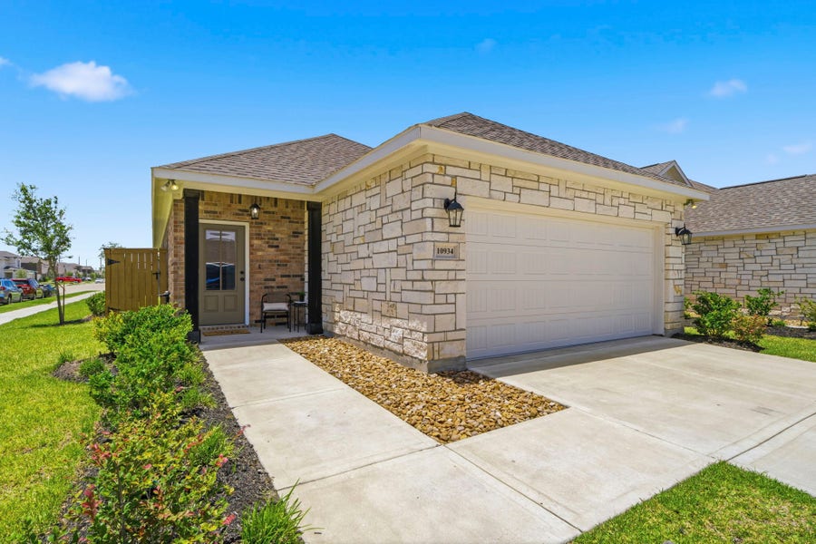 Property photo for 10934 Bonfire Trail, Beasley, TX