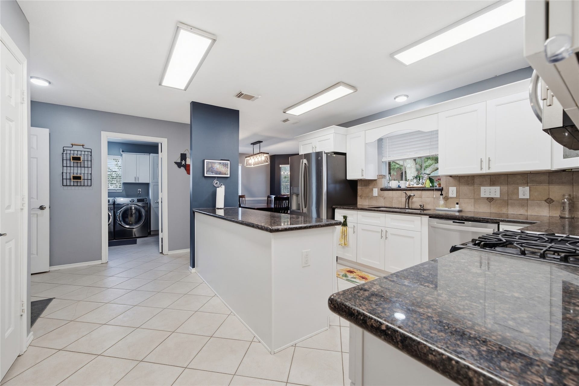 405 Regency Court, Friendswood, TX 77546 405 Regency Court, Friendswood, TX 77546