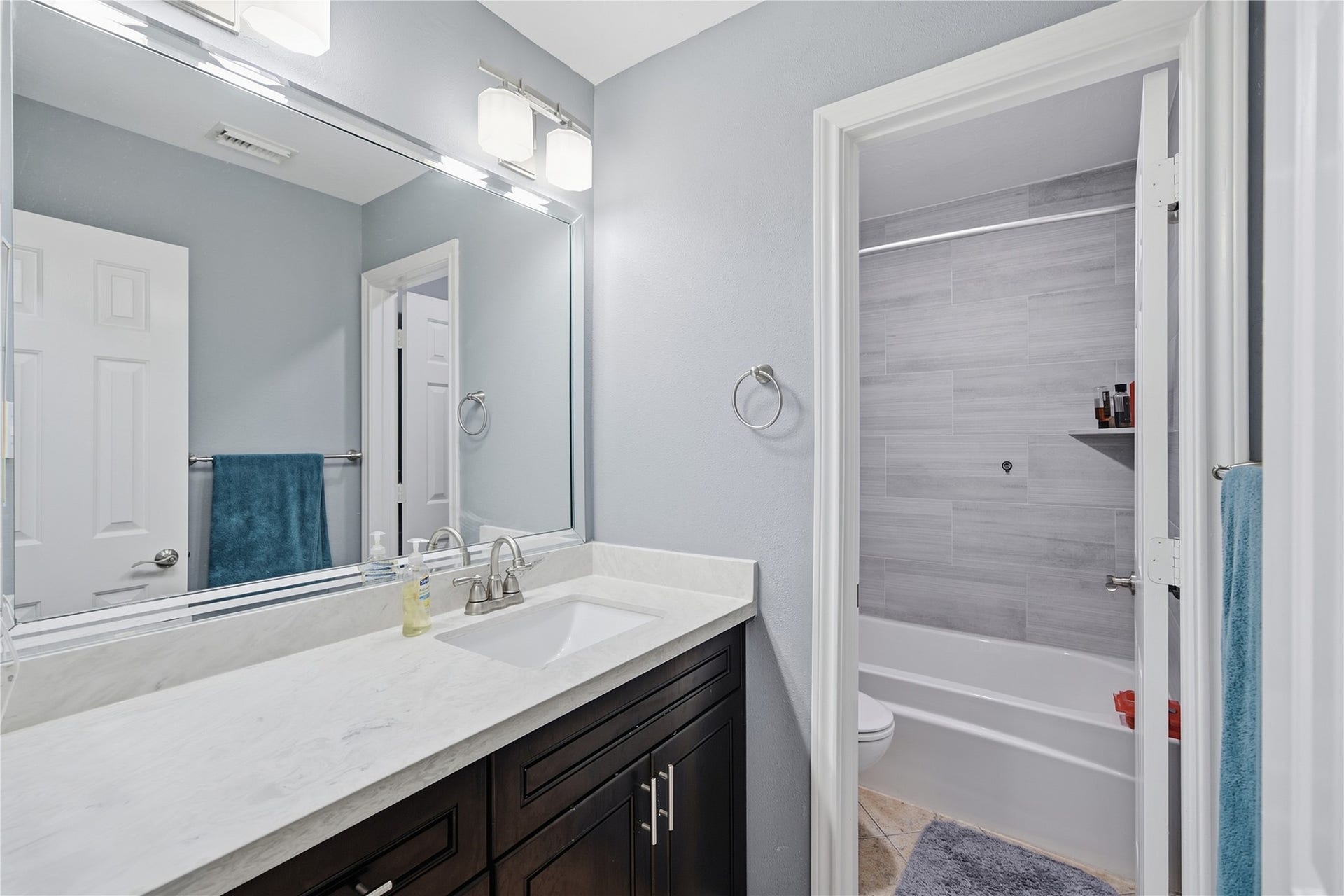 405 Regency Court, Friendswood, TX 77546 405 Regency Court, Friendswood, TX 77546