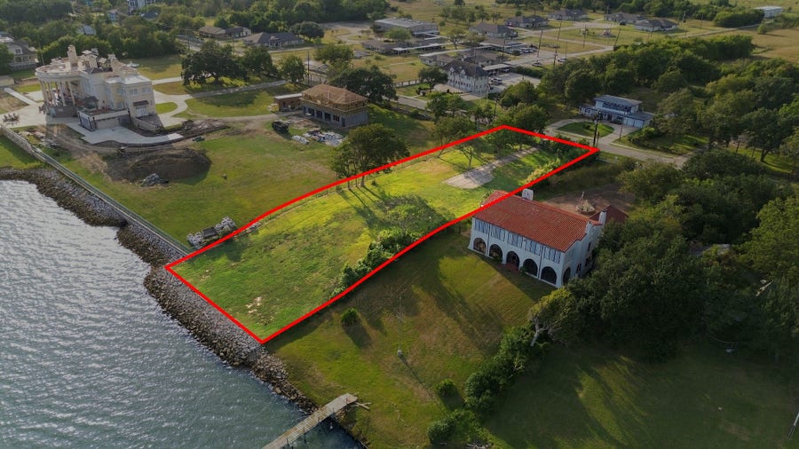 Property photo for 503 Bayridge Road, La Porte, TX