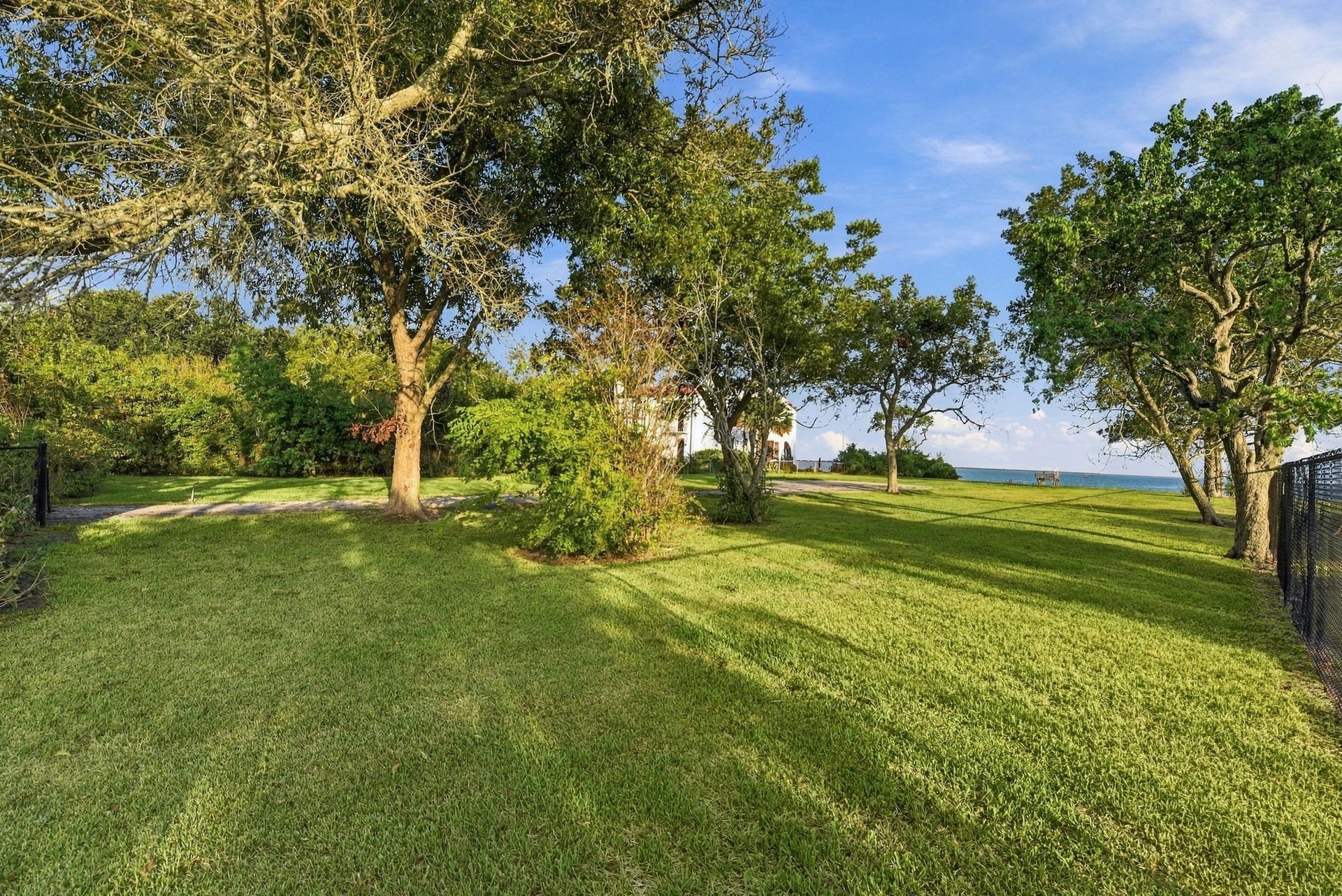 503 Bayridge Road, La Porte, TX 77571 503 Bayridge Road, La Porte, TX 77571