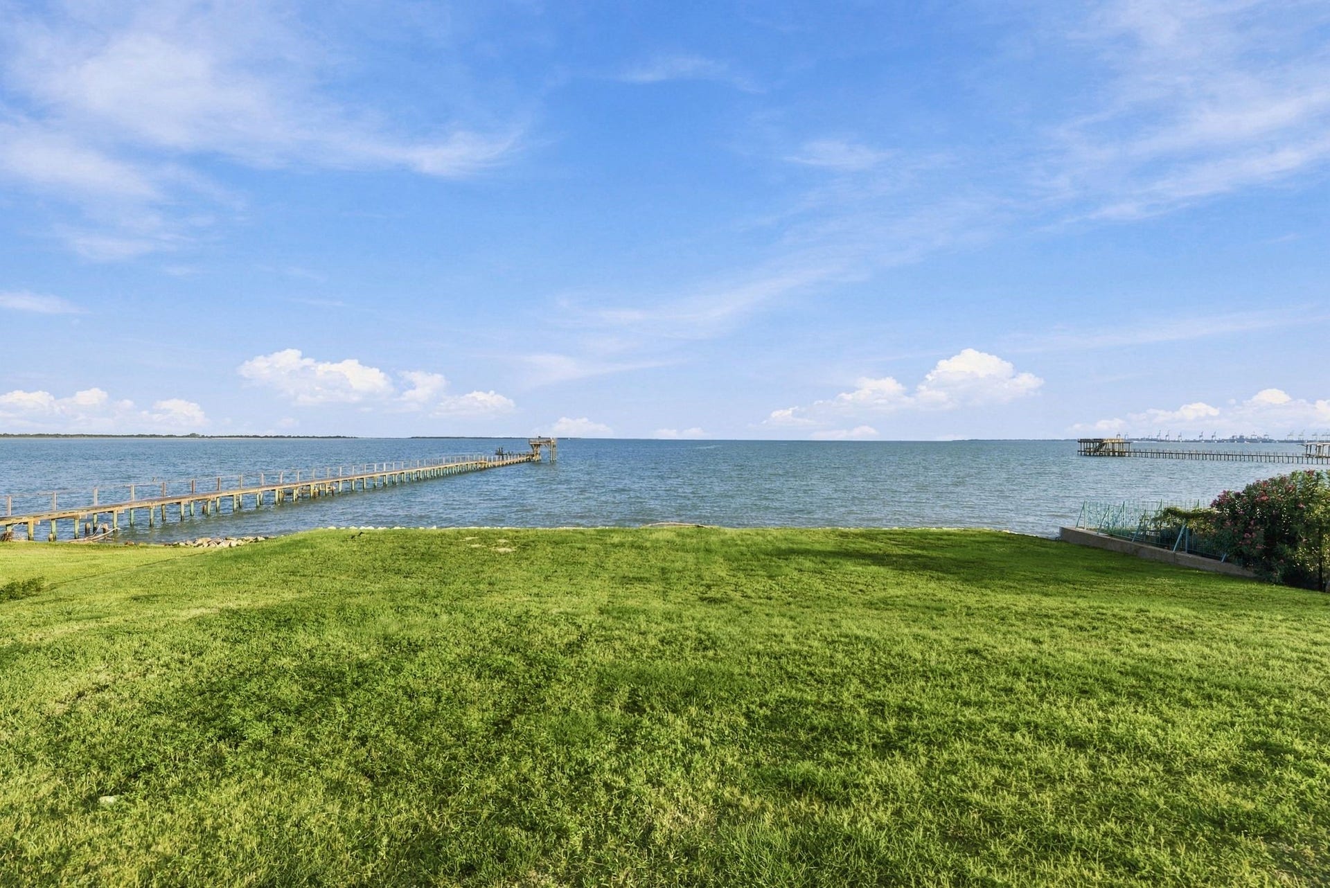 503 Bayridge Road, La Porte, TX 77571 503 Bayridge Road, La Porte, TX 77571