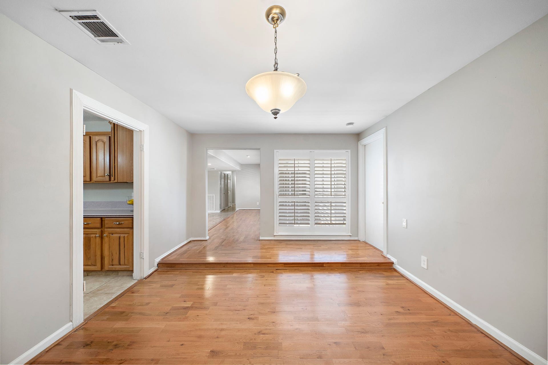7710 Antoine Drive, Houston, TX 77088 Formal dining room for family and holiday events