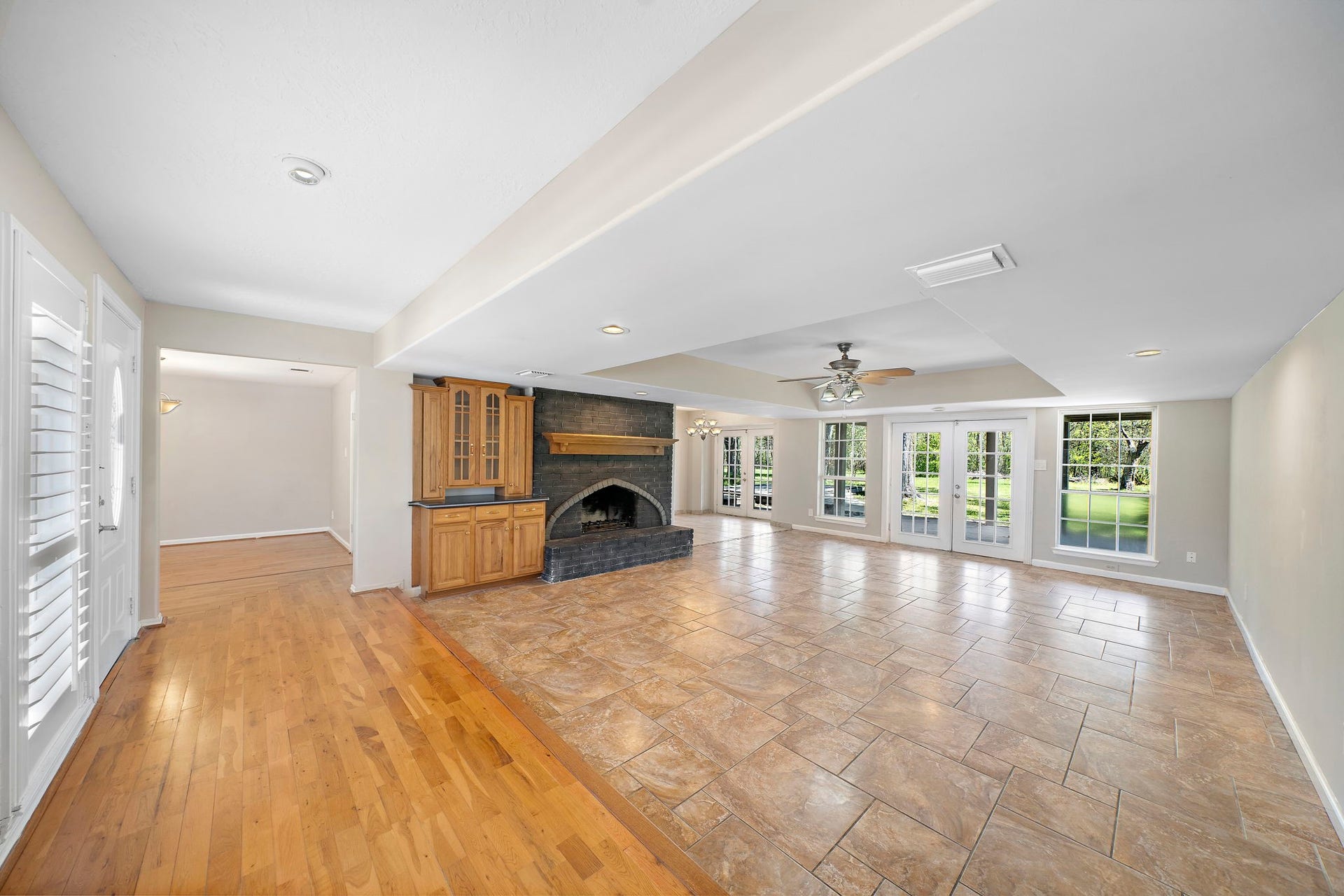 7710 Antoine Drive, Houston, TX 77088 Lots of natural light with incredible views to the outdoor scenery