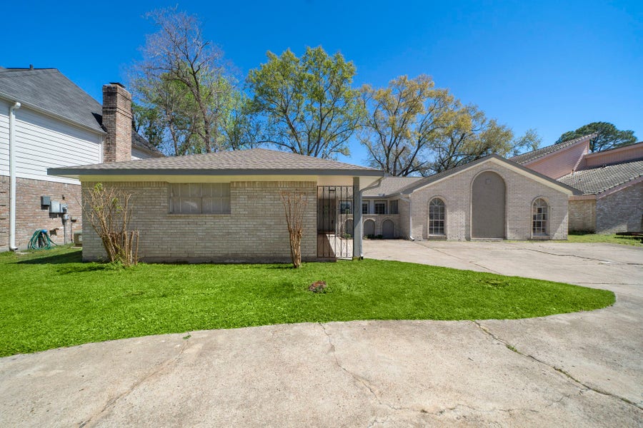 Property photo for 7710 Antoine Drive, Houston, TX