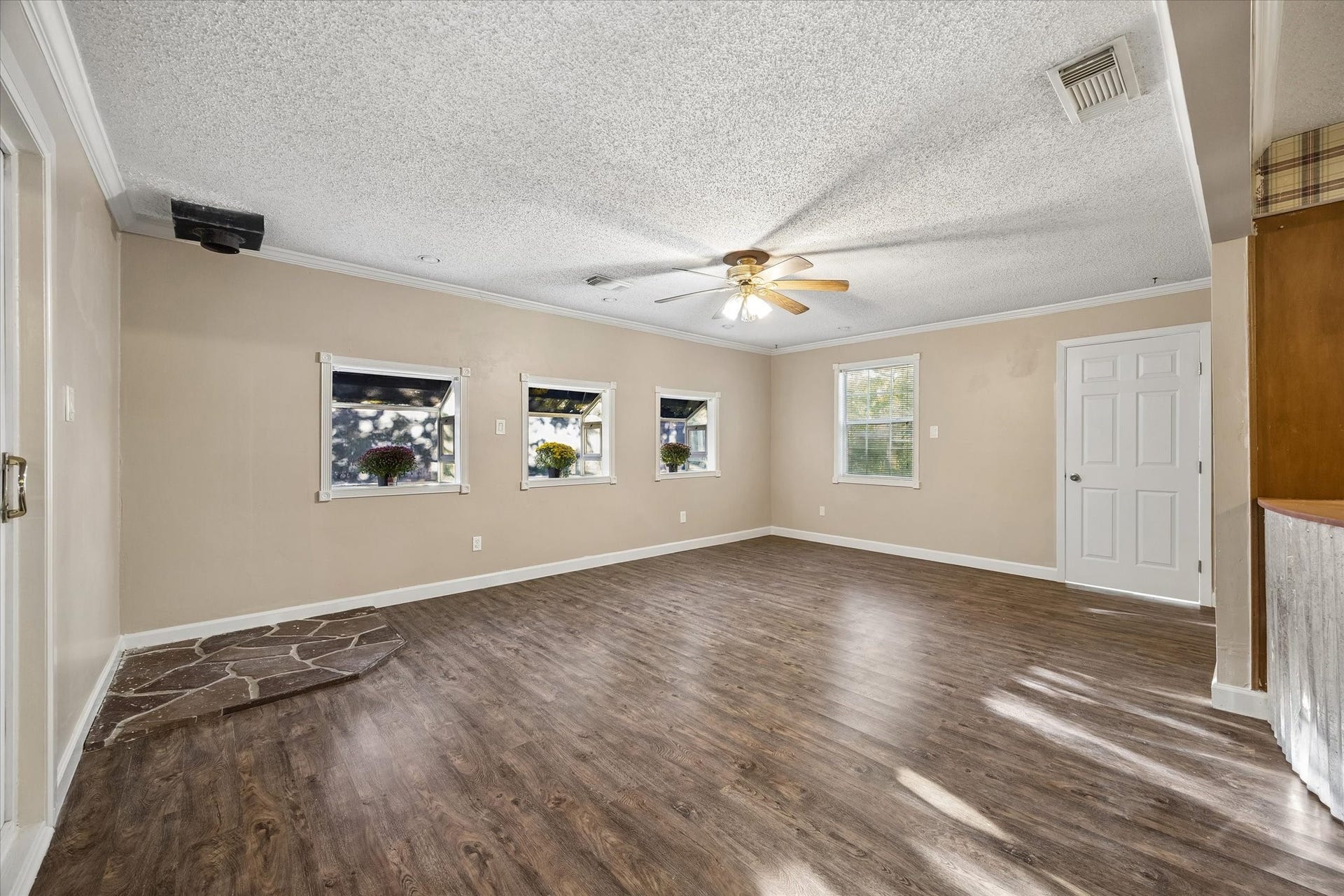3114 George Street, Bacliff, TX 77518 3114 George Street, Bacliff, TX 77518