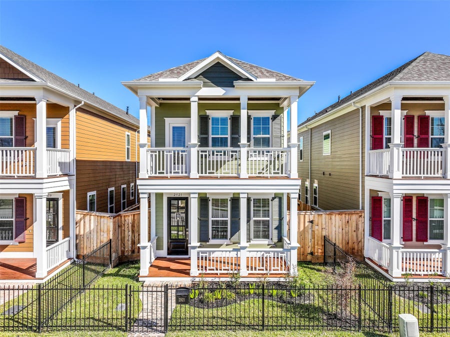 Property photo for 2521 S Houston Avenue, Pearland, TX