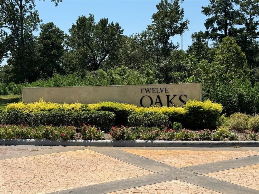 Property photo for 11827 Tara Plantation Drive, Tomball, TX