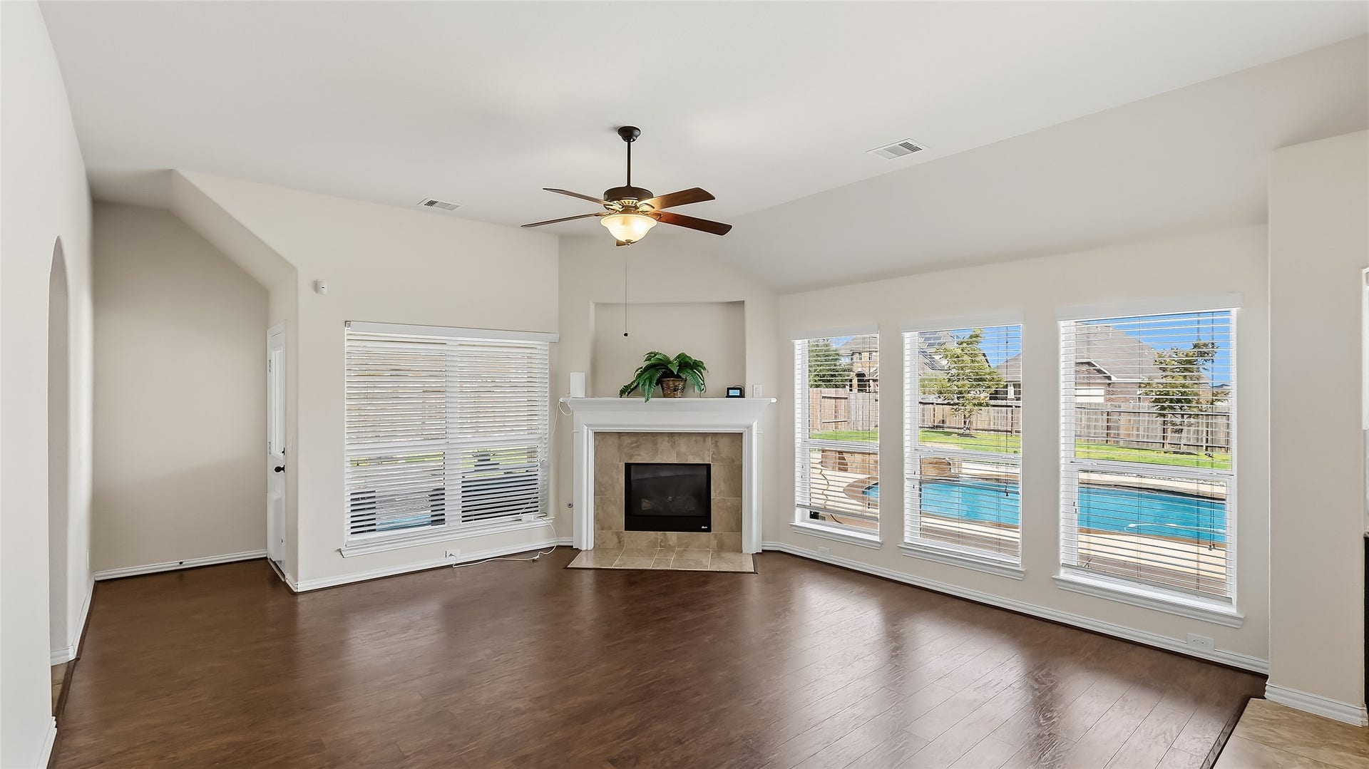 5622 Jay Thrush Drive, Richmond, TX 77407 5622 Jay Thrush Drive, Richmond, TX 77407