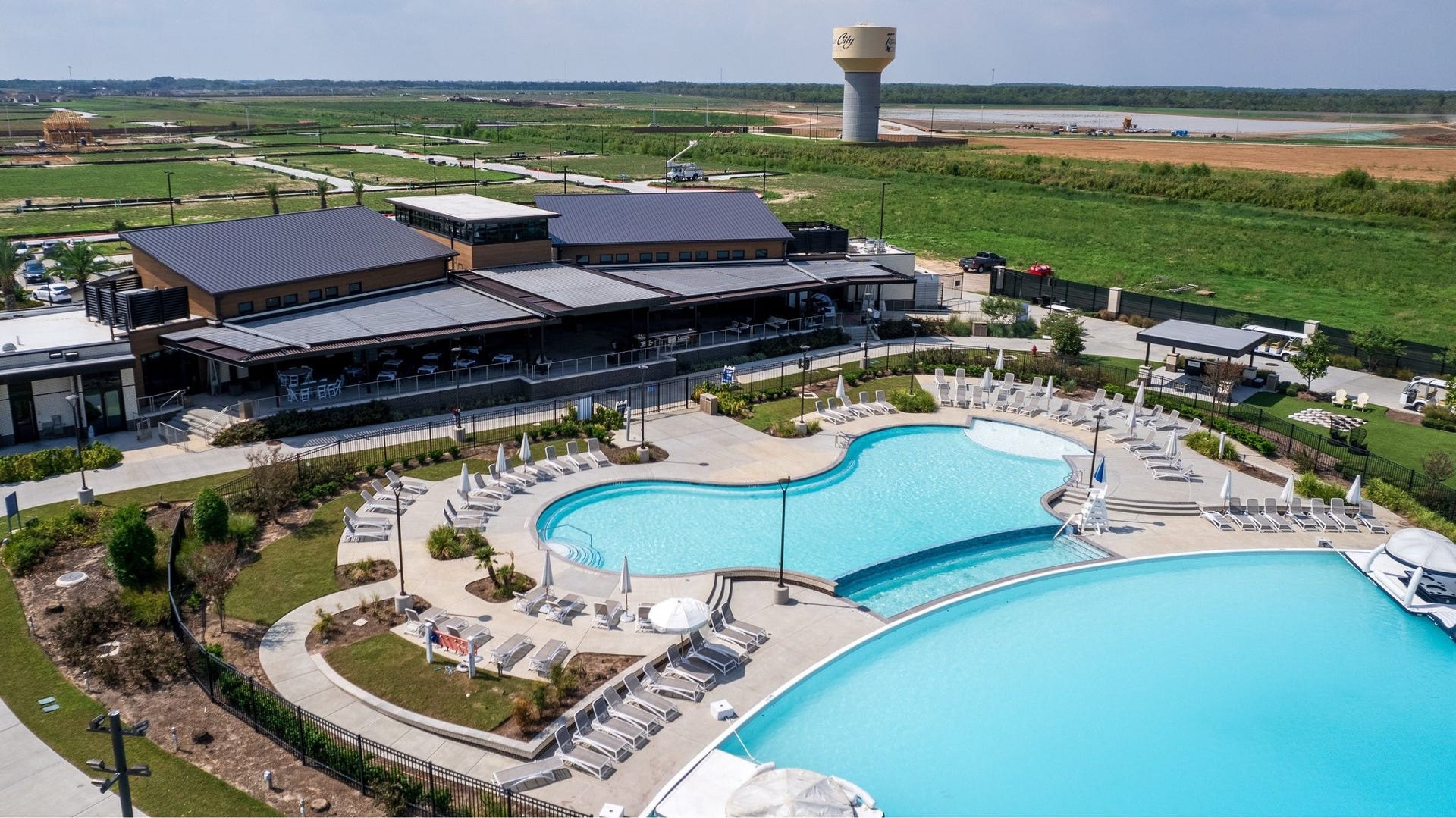 13716 Windward Mist Drive, La Marque, TX 77568 Residents enjoy access to a resort-style pool, clubhouse, and exceptional community amenities.