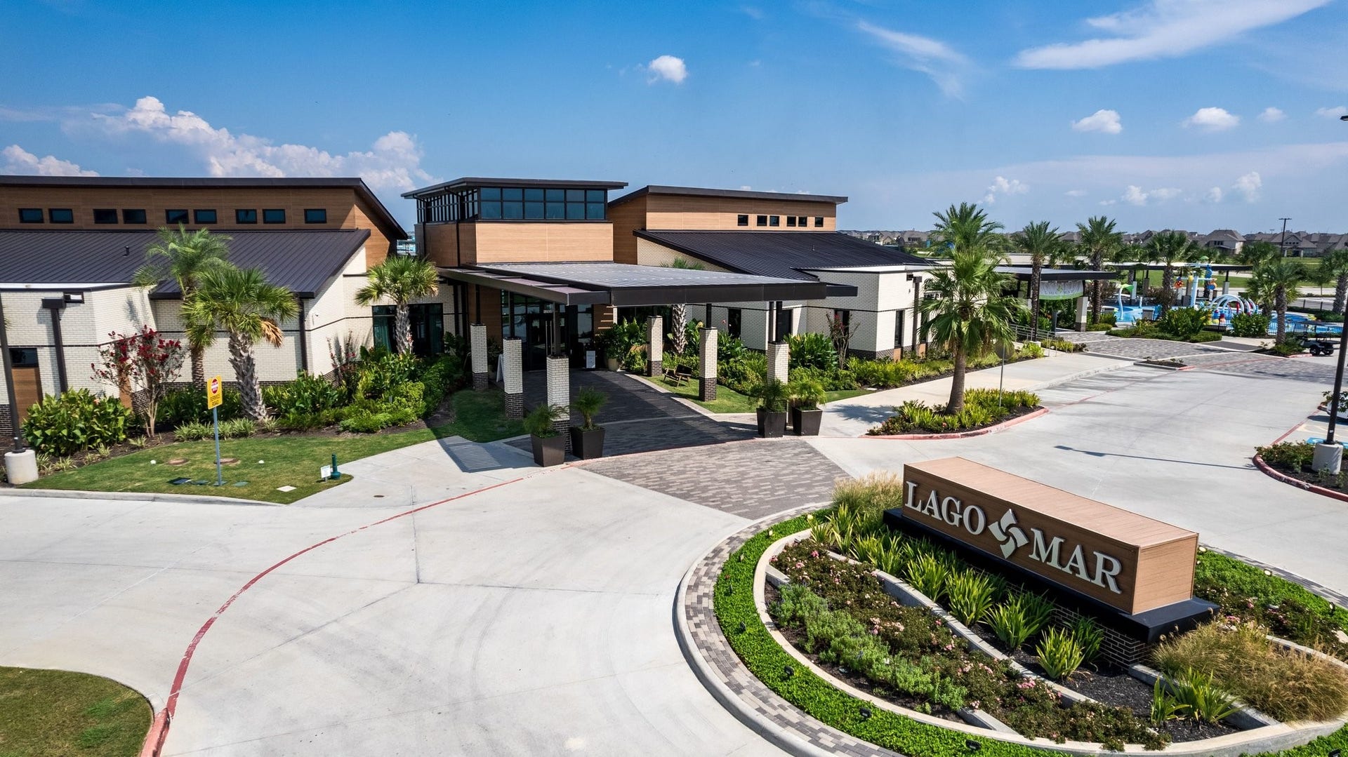 13716 Windward Mist Drive, La Marque, TX 77568 The Lago Mar clubhouse serves as the hub for community gatherings, recreation, dining, and resort-style amenities.