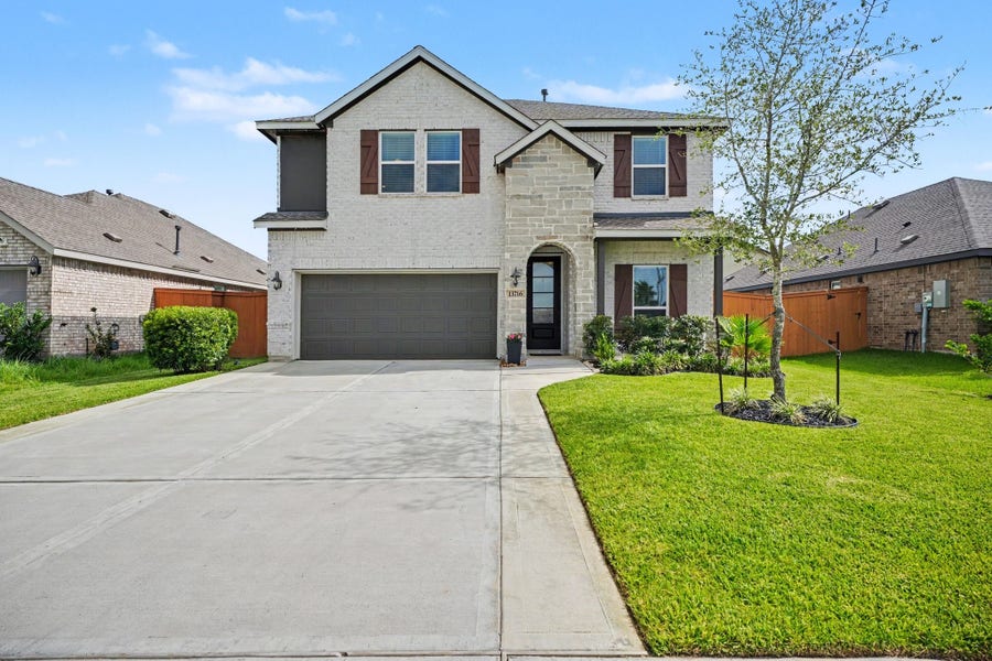 Property photo for 13716 Windward Mist Drive, La Marque, TX