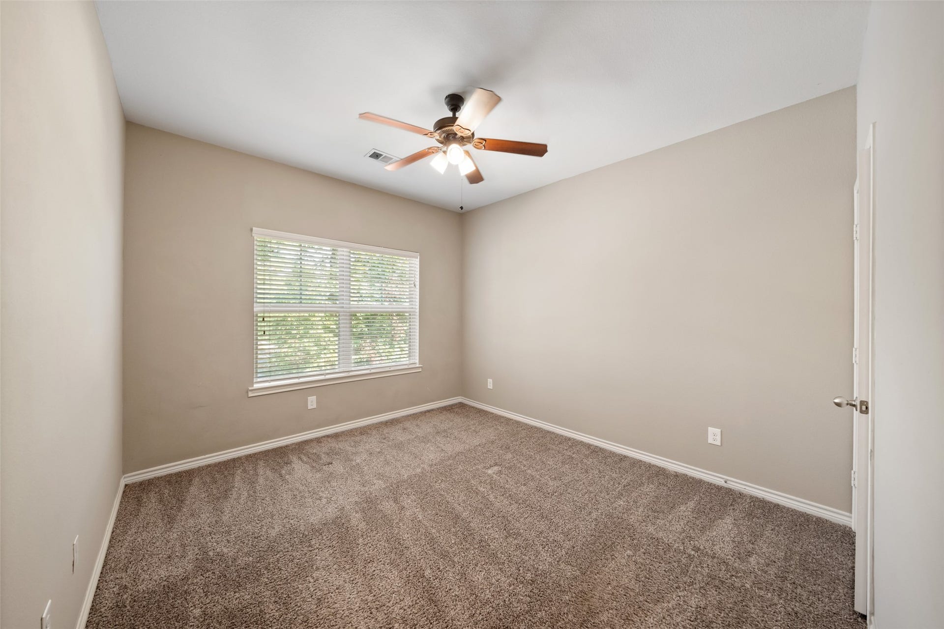Third bedroom.
