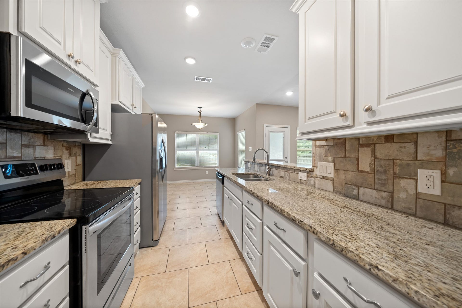 1413 E April Villas, Montgomery, TX 77356
