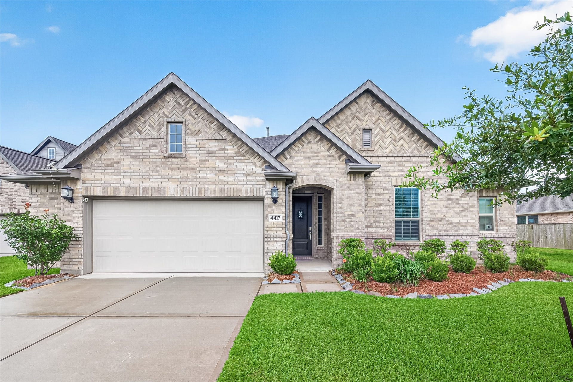 4417 Camden Lake Lane, Rosharon, TX 77583 4417 Camden Lake Lane, Rosharon, TX 77583
