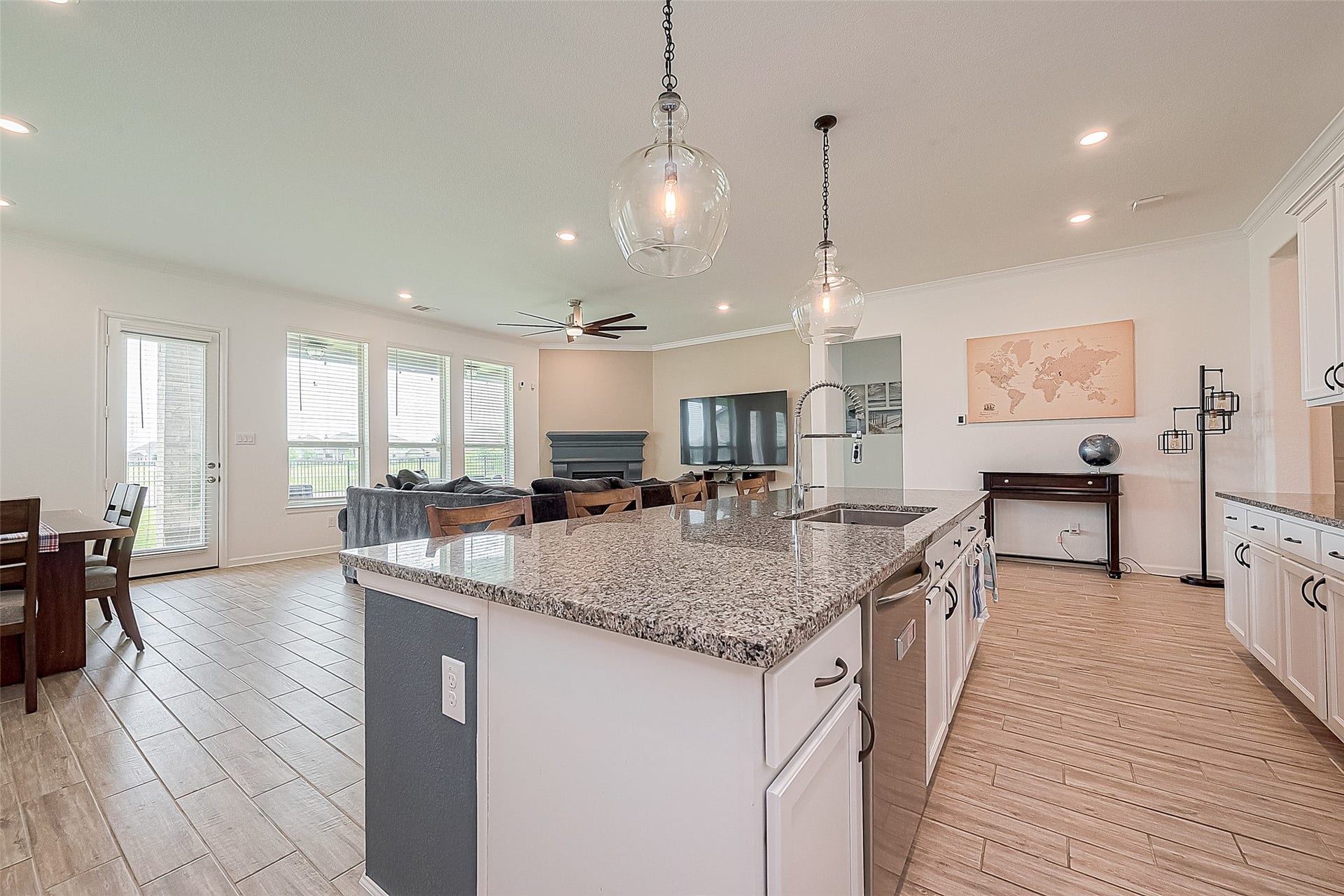 4417 Camden Lake Lane, Rosharon, TX 77583 4417 Camden Lake Lane, Rosharon, TX 77583