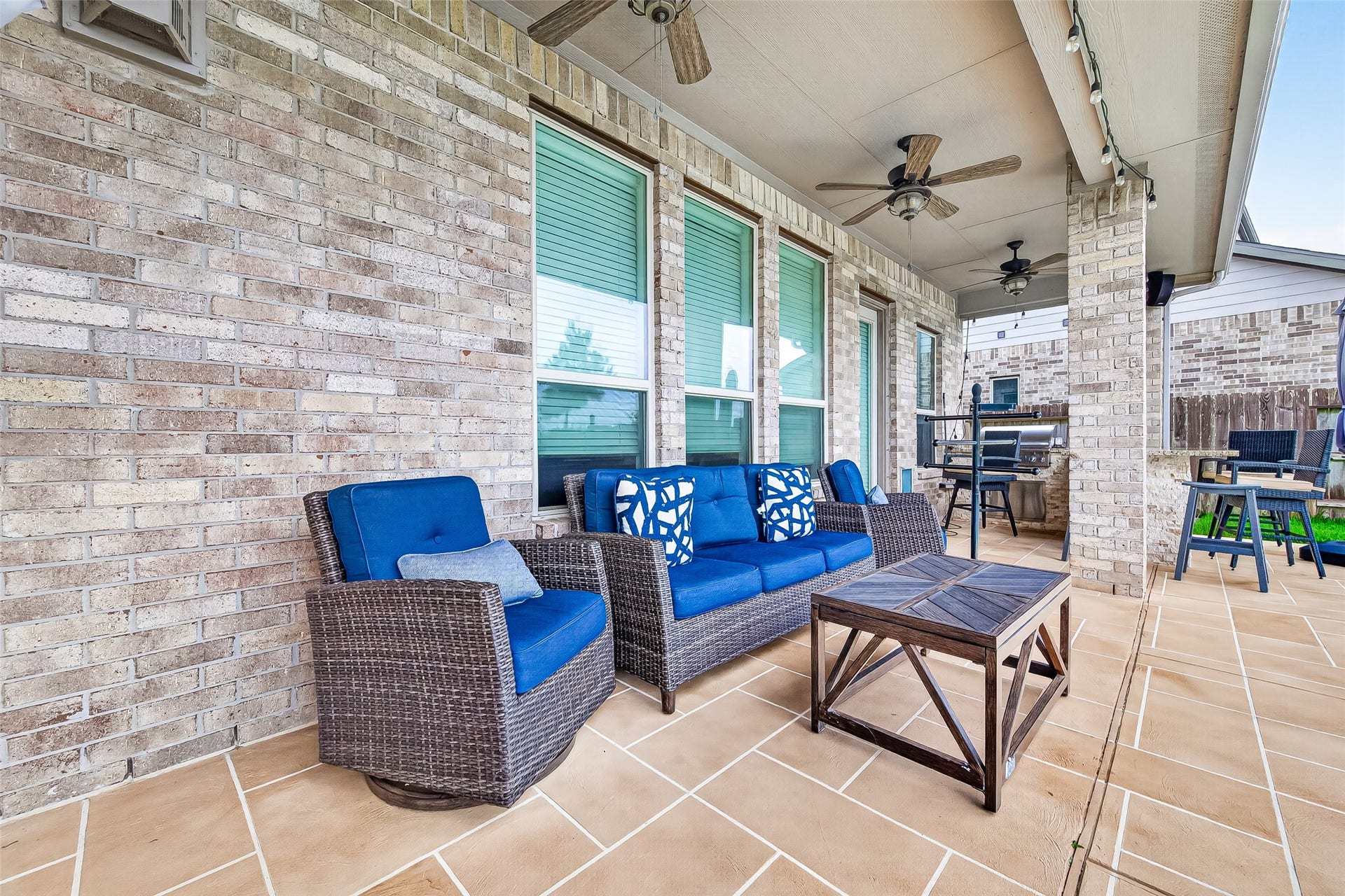 4417 Camden Lake Lane, Rosharon, TX 77583 4417 Camden Lake Lane, Rosharon, TX 77583