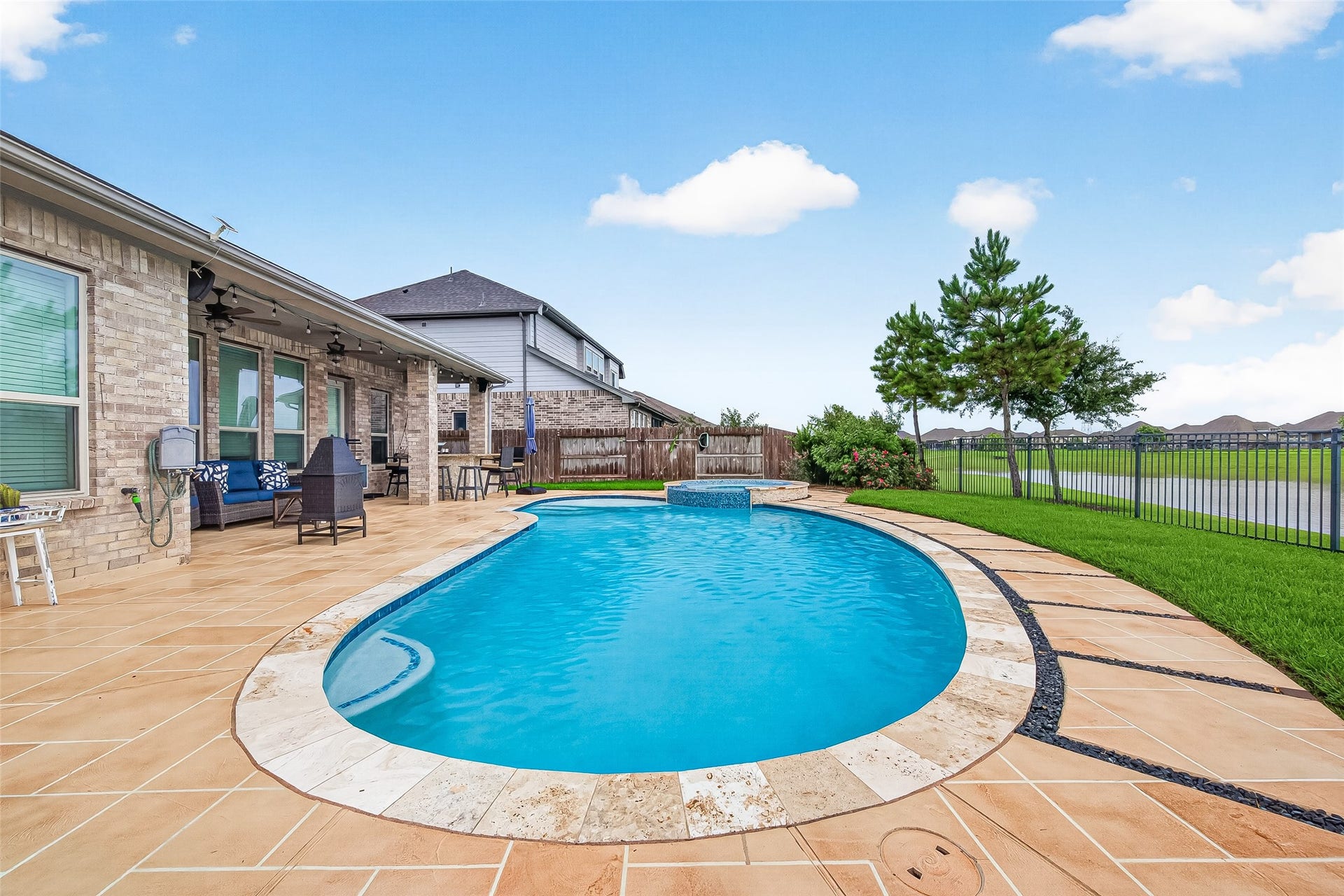 4417 Camden Lake Lane, Rosharon, TX 77583 4417 Camden Lake Lane, Rosharon, TX 77583