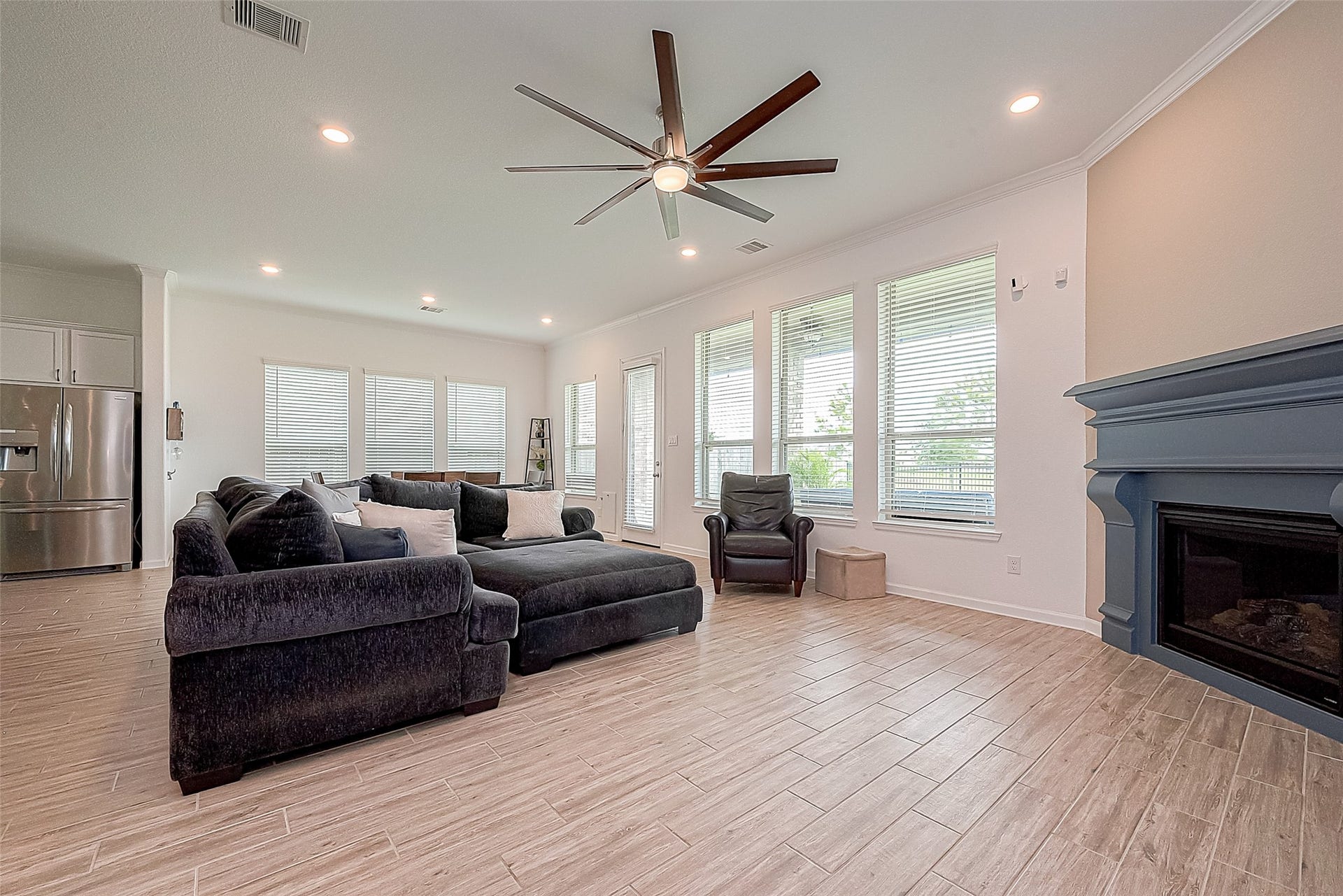 4417 Camden Lake Lane, Rosharon, TX 77583 4417 Camden Lake Lane, Rosharon, TX 77583