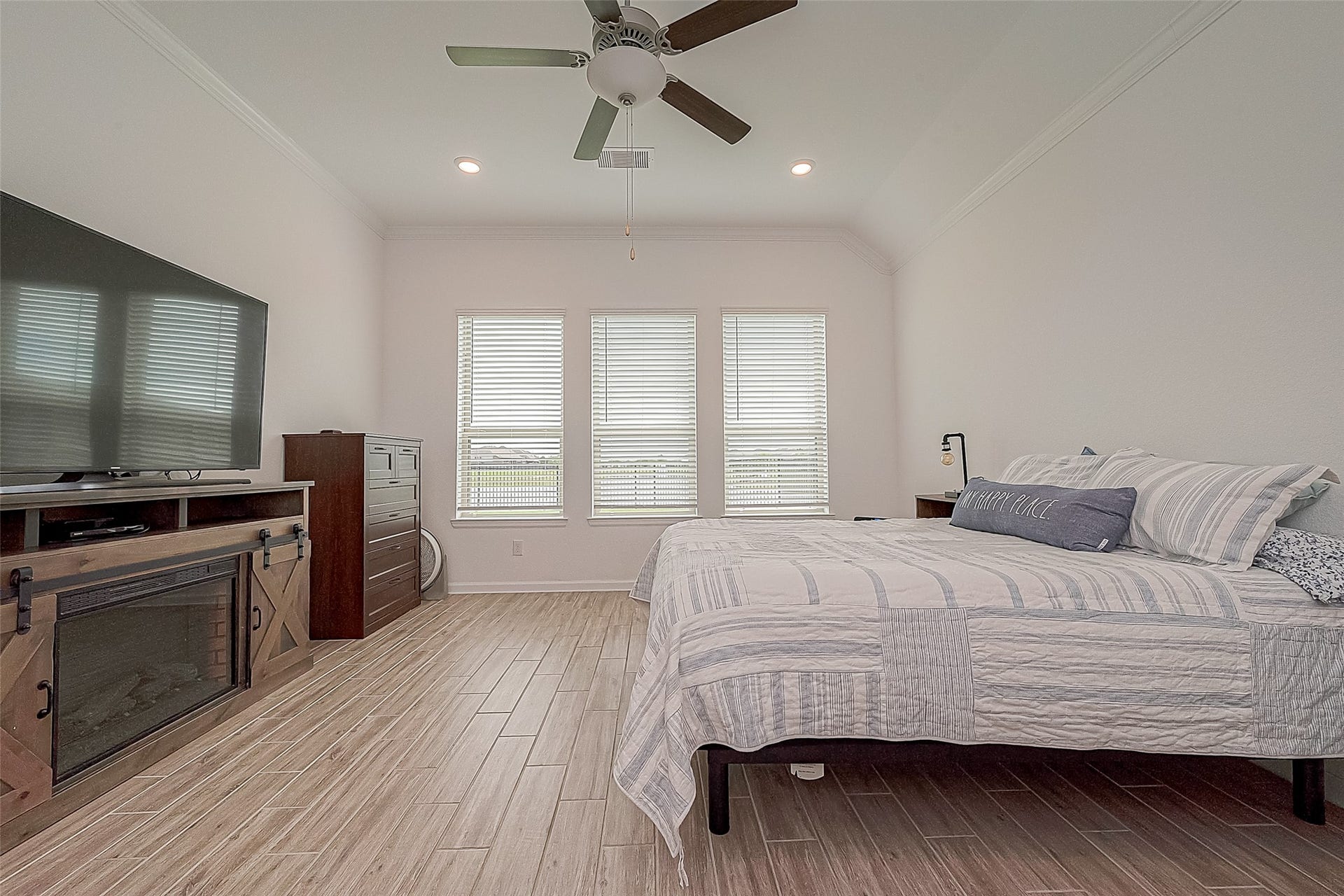 4417 Camden Lake Lane, Rosharon, TX 77583 4417 Camden Lake Lane, Rosharon, TX 77583