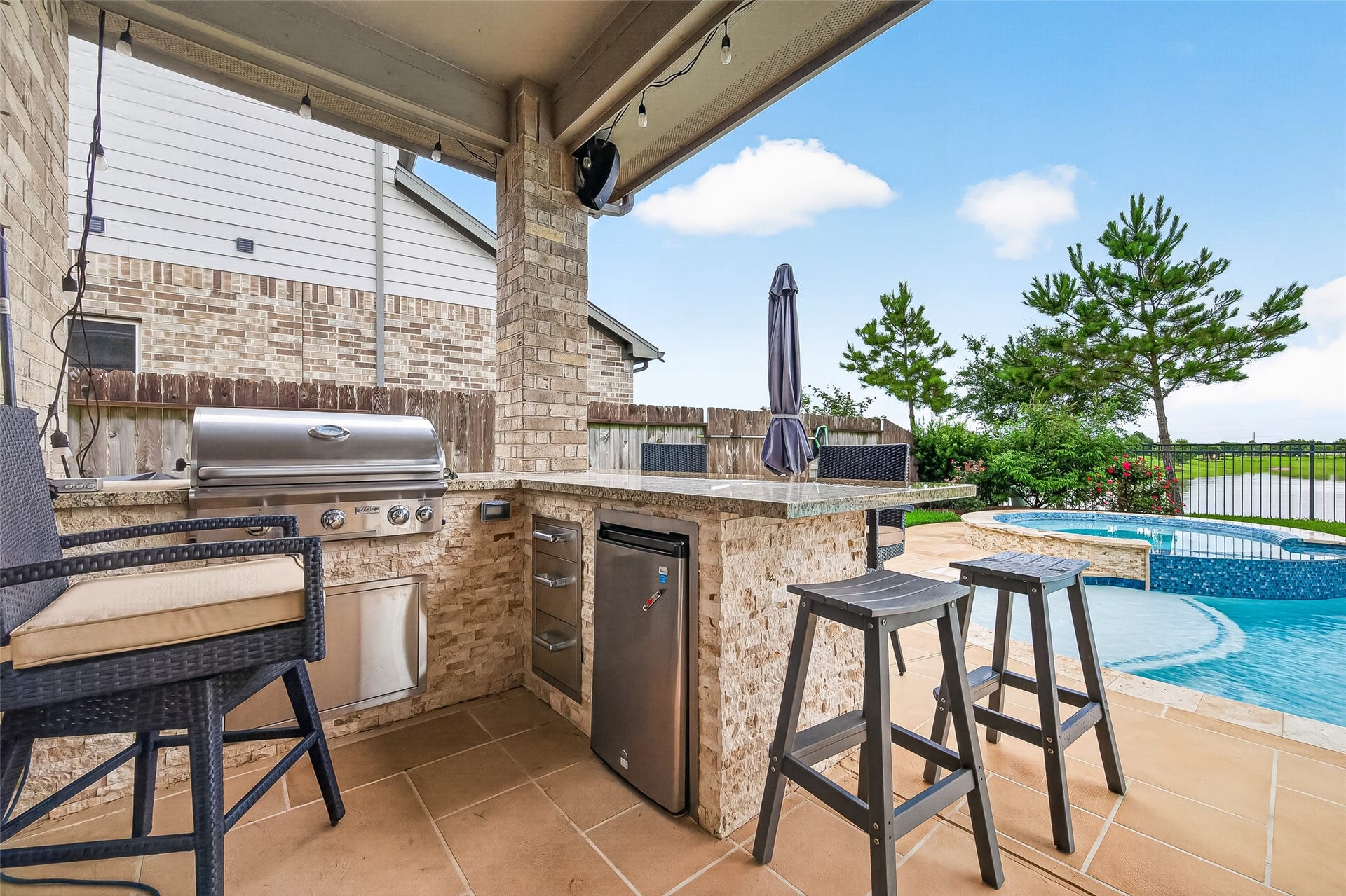 4417 Camden Lake Lane, Rosharon, TX 77583 4417 Camden Lake Lane, Rosharon, TX 77583