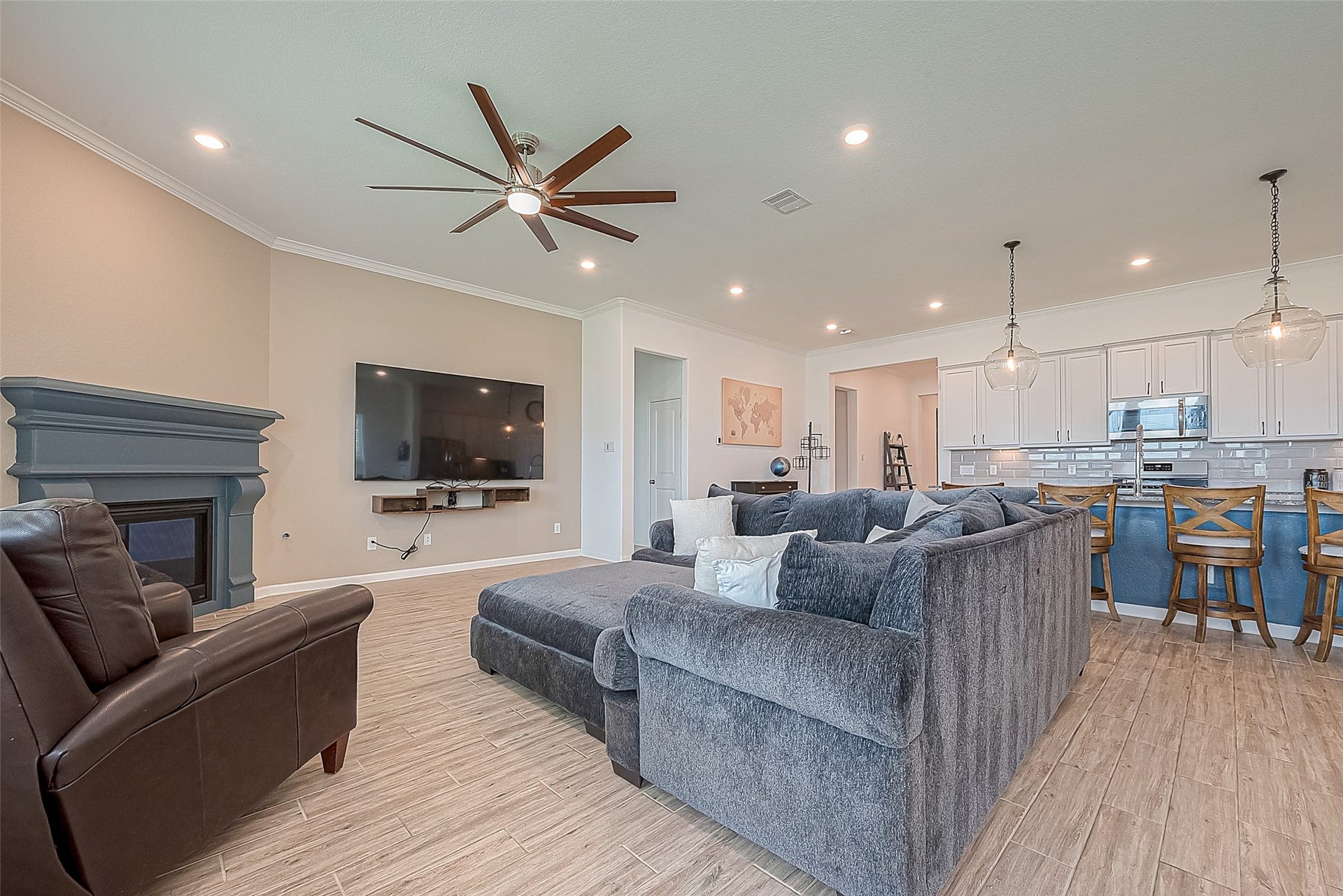 4417 Camden Lake Lane, Rosharon, TX 77583 4417 Camden Lake Lane, Rosharon, TX 77583