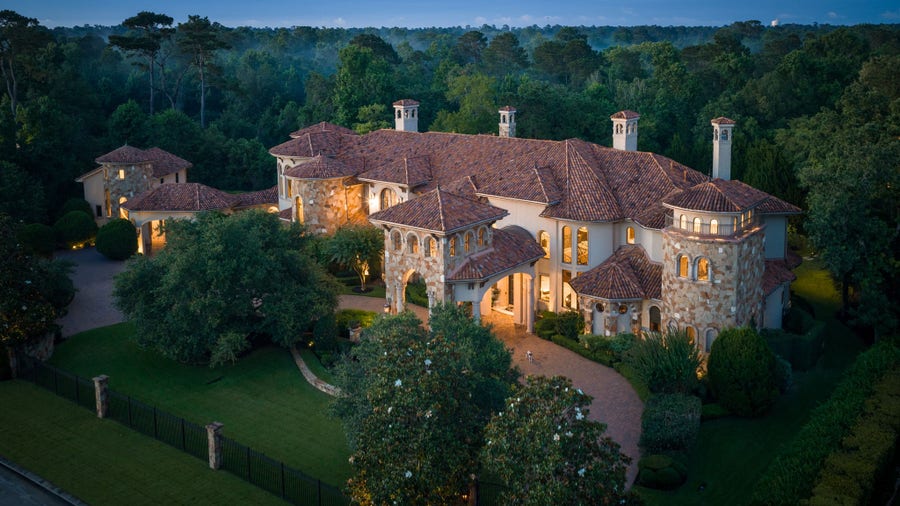 Property photo for 66 Hallbrook Way, The Woodlands, TX