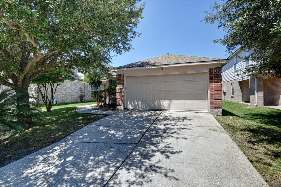 Property photo for 7411 Fox Scene Drive, Humble, TX
