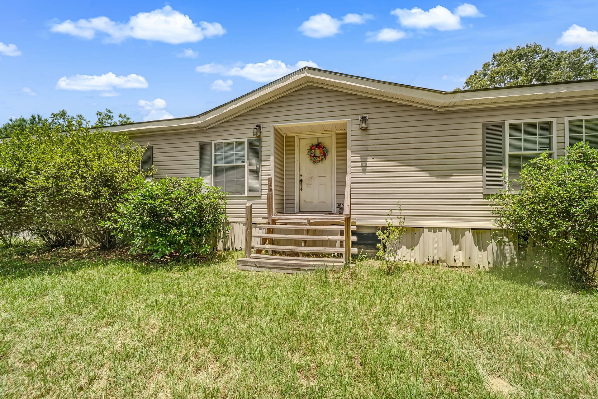 The current manufactured home is equipped with established utility connections, creating a convenient starting point for buyers.